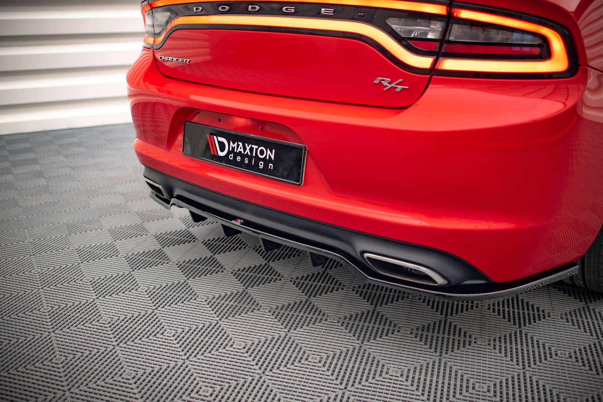 Maxton Design Splitter trasero (With Vertical Bars) para Dodge Charger RT Mk7 Facelift - imagen 1
