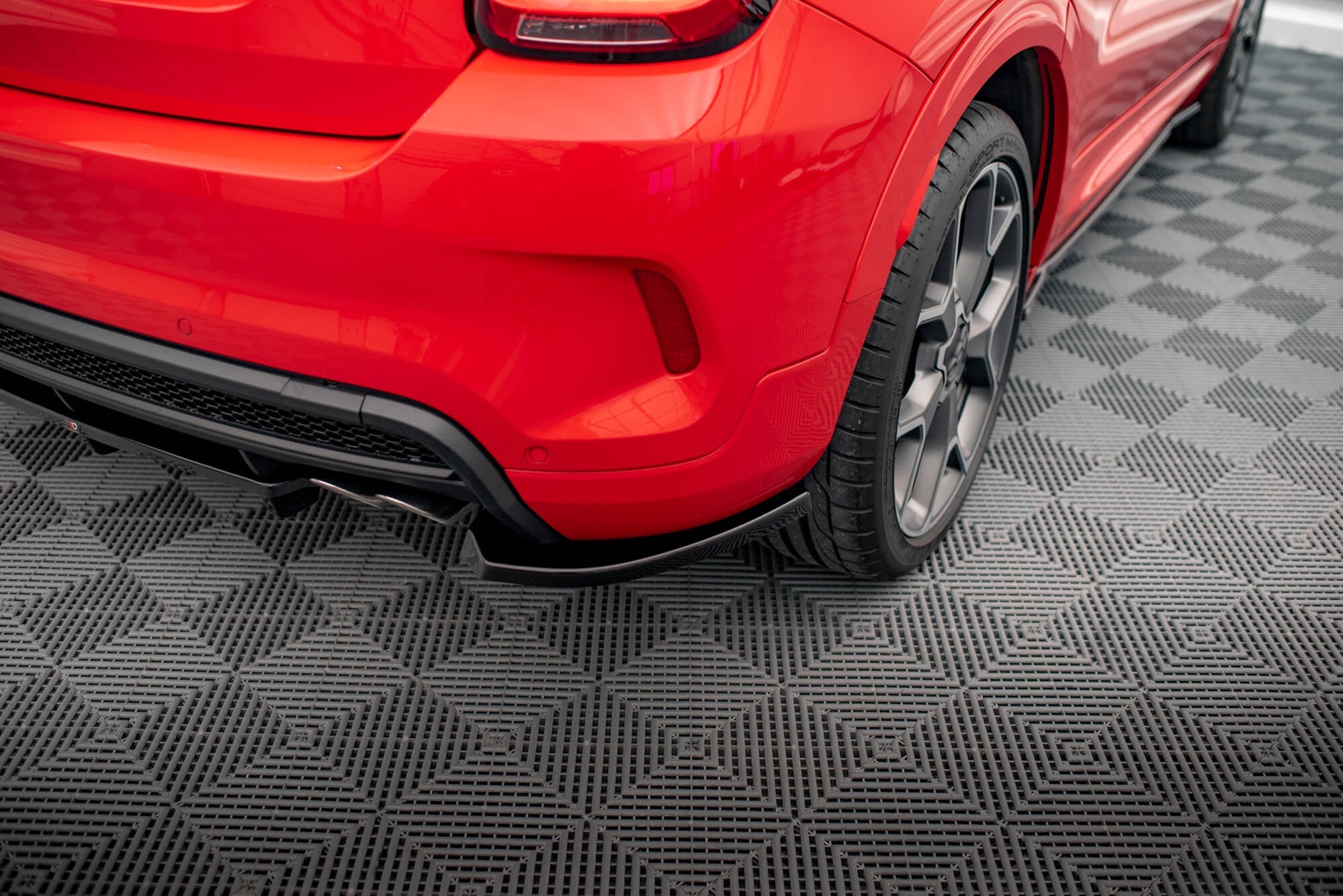 Maxton Design Splitter trasero (With Vertical Bars) para Fiat 500X Sport Mk1 Facelift - imagen 2