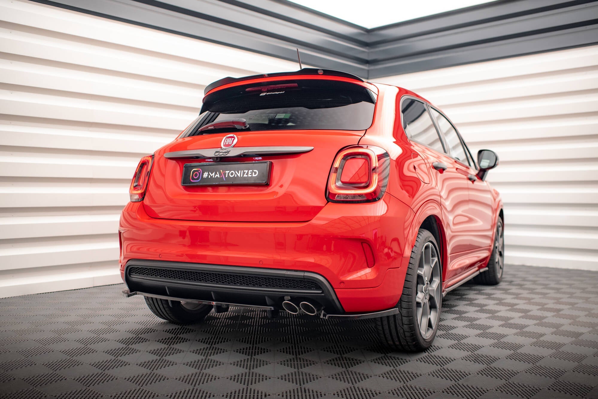 Maxton Design Splitter trasero (With Vertical Bars) para Fiat 500X Sport Mk1 Facelift - imagen 4