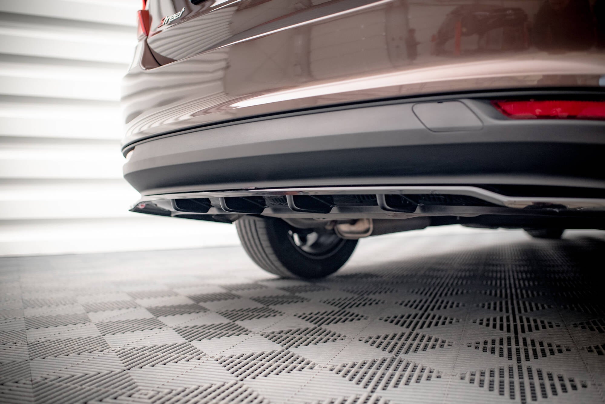 Maxton Design Splitter trasero (With Vertical Bars) para Fiat Tipo S Sedan Mk1 - imagen 7