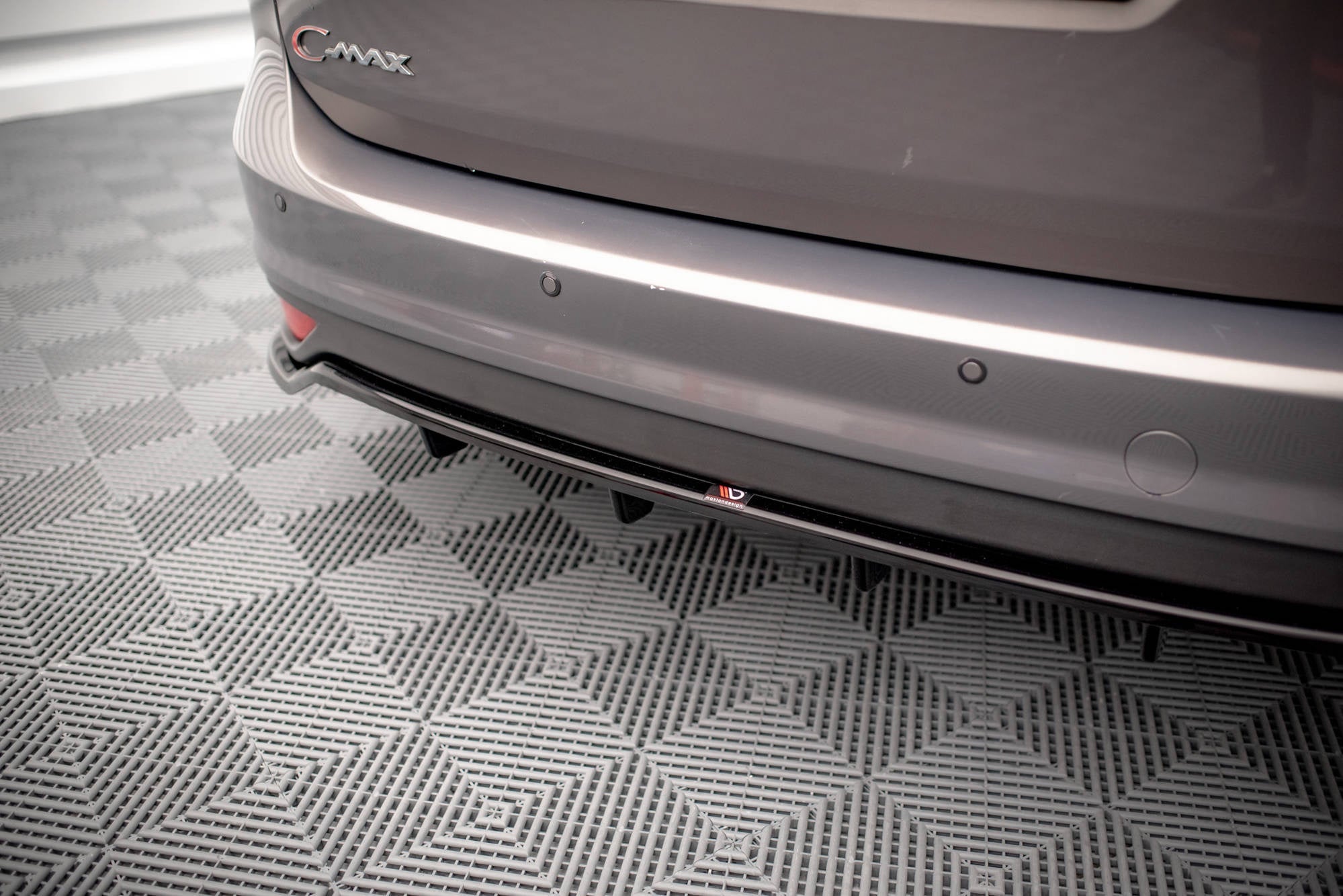 Maxton Design Splitter trasero (With Vertical Bars) para Ford C-Max Mk2 - imagen 3