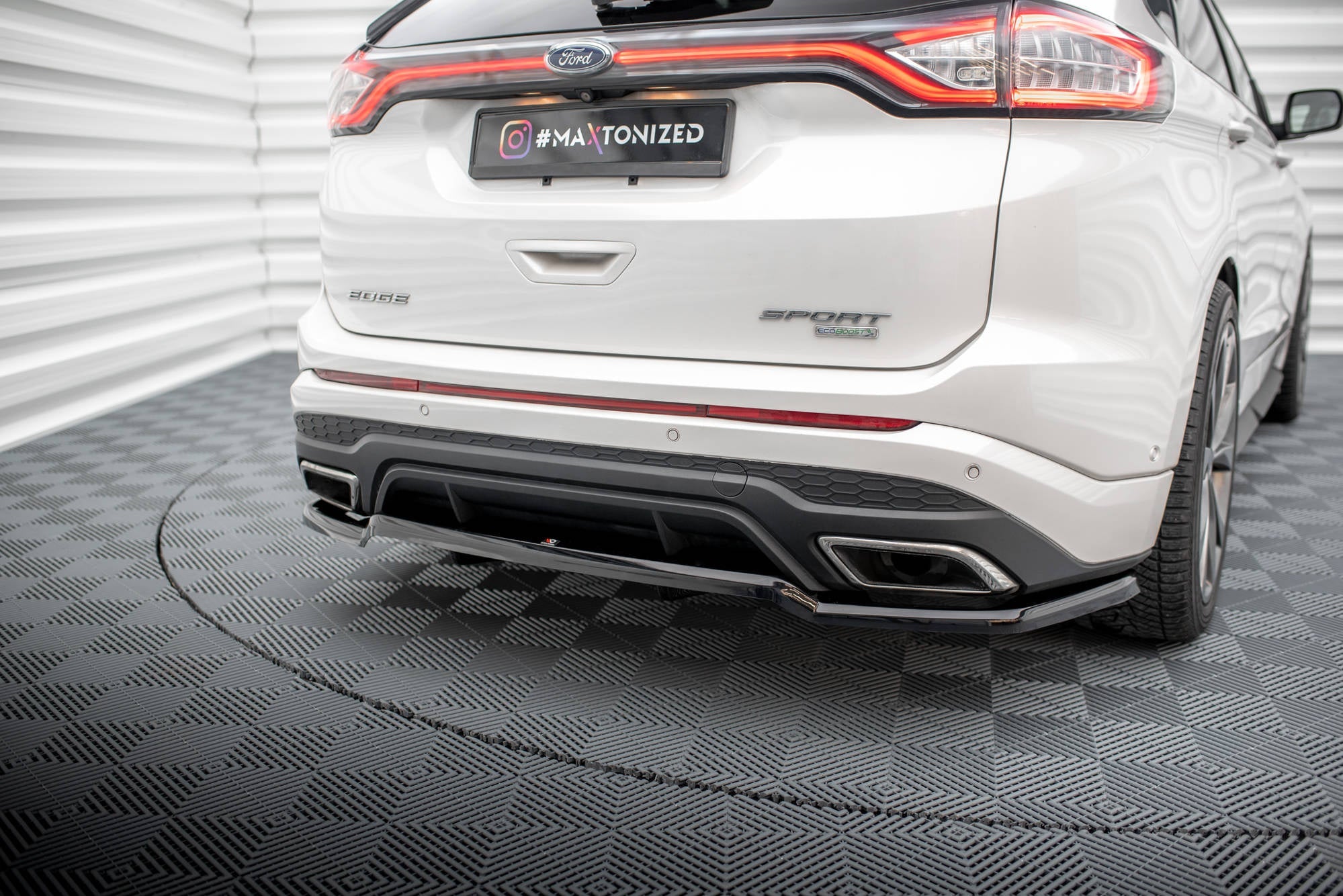 Maxton Design Splitter trasero (With Vertical Bars) para Ford Edge Sport Mk2 - imagen 1