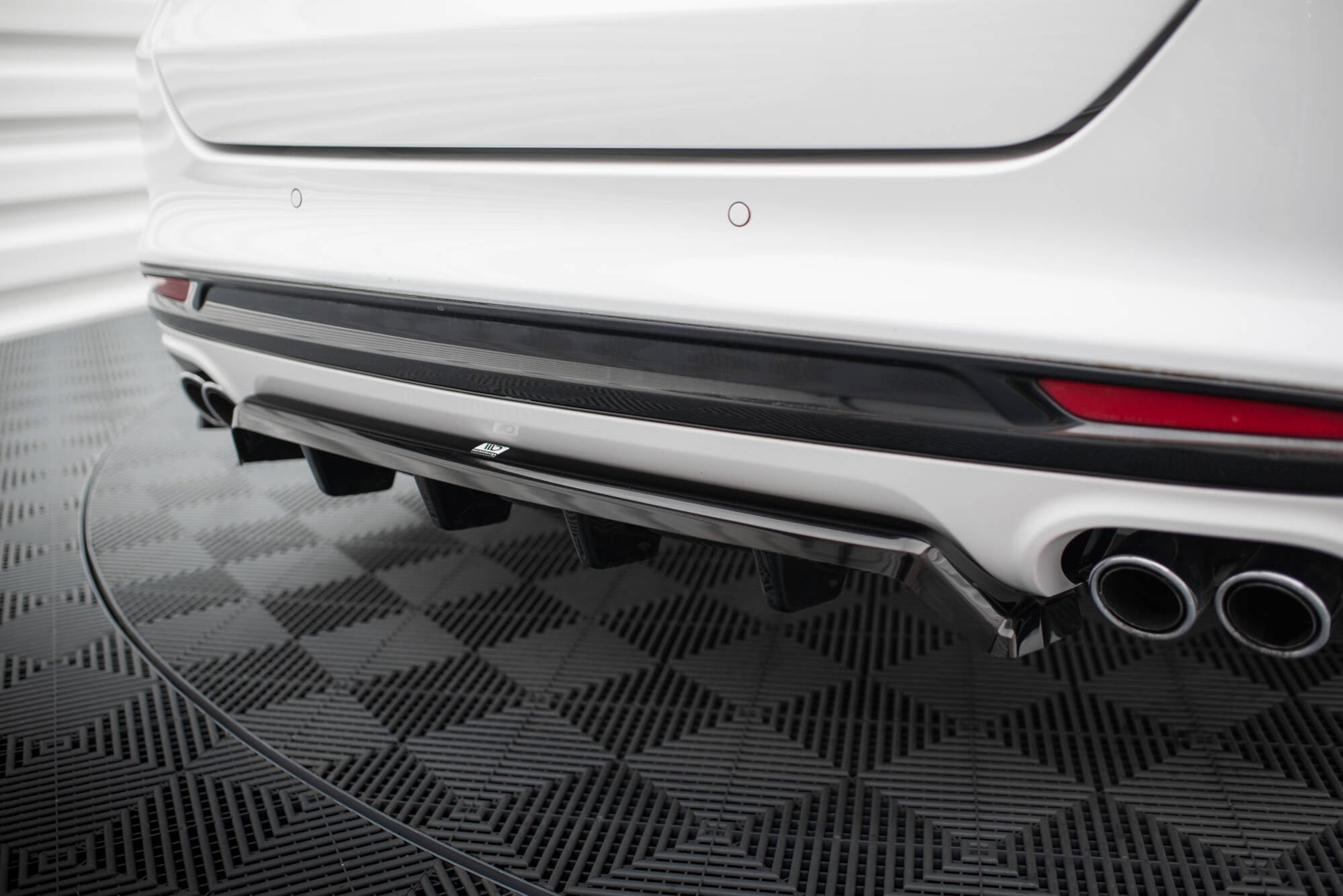 Maxton Design Splitter trasero (With Vertical Bars) para Ford Mondeo Sport Mk5 Facelift / Fusion Sport Mk2 Facelift - imagen 2