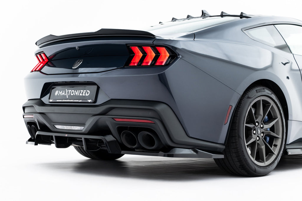 Maxton Design Splitter trasero (With Vertical Bars) para Ford Mustang Dark Horse Mk7 - imagen 1