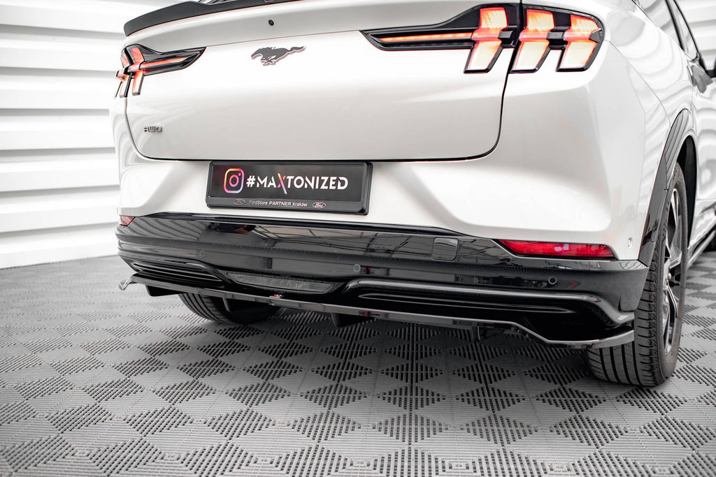 Maxton Design Splitter trasero (With Vertical Bars) para Ford Mustang Mach-E Mk1 - imagen 1