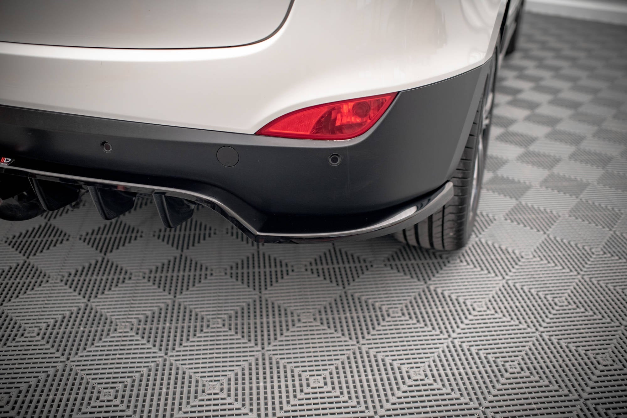 Maxton Design Splitter trasero (With Vertical Bars) para Hyundai ix35 Mk1 - imagen 2