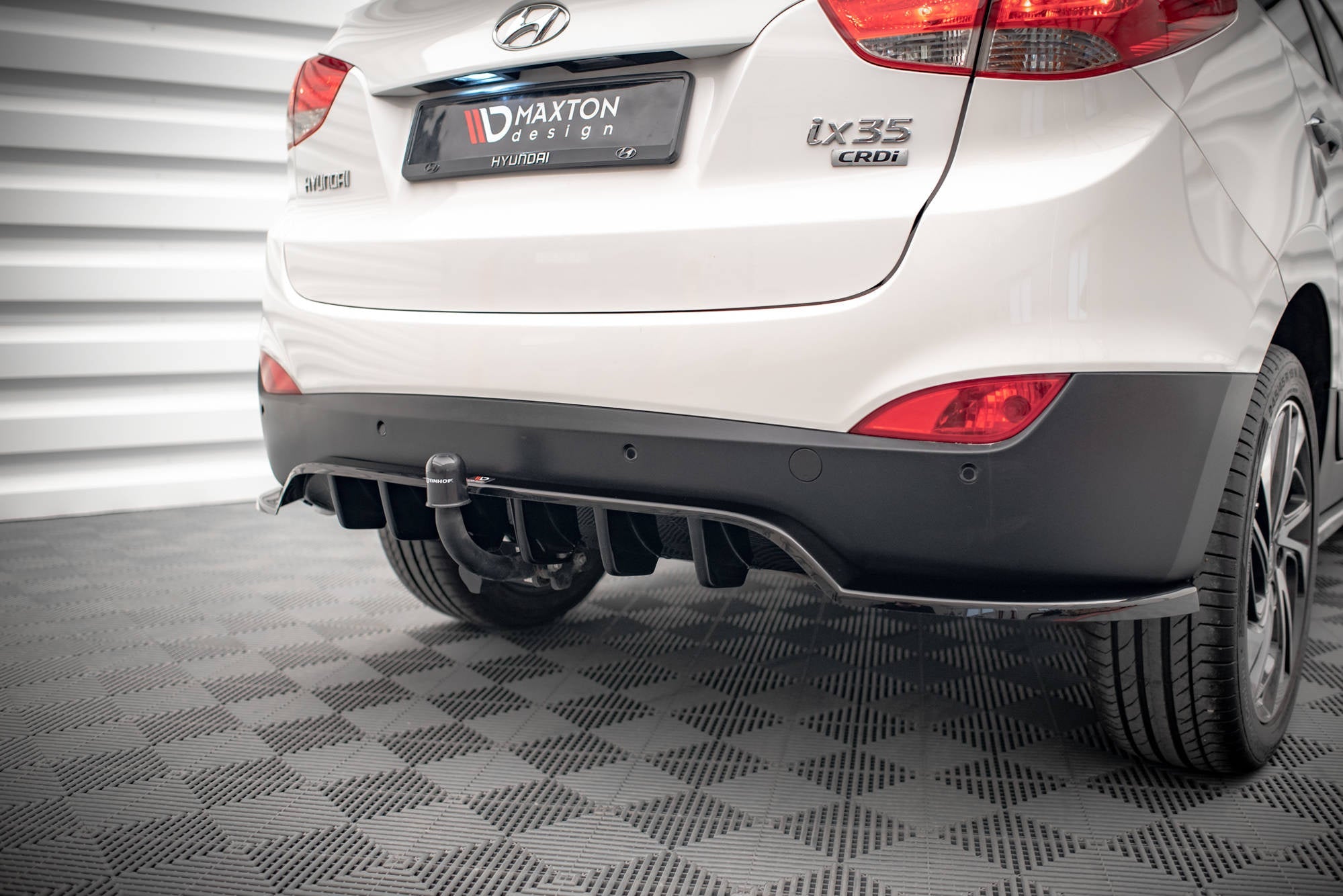 Maxton Design Splitter trasero (With Vertical Bars) para Hyundai ix35 Mk1 - imagen 1