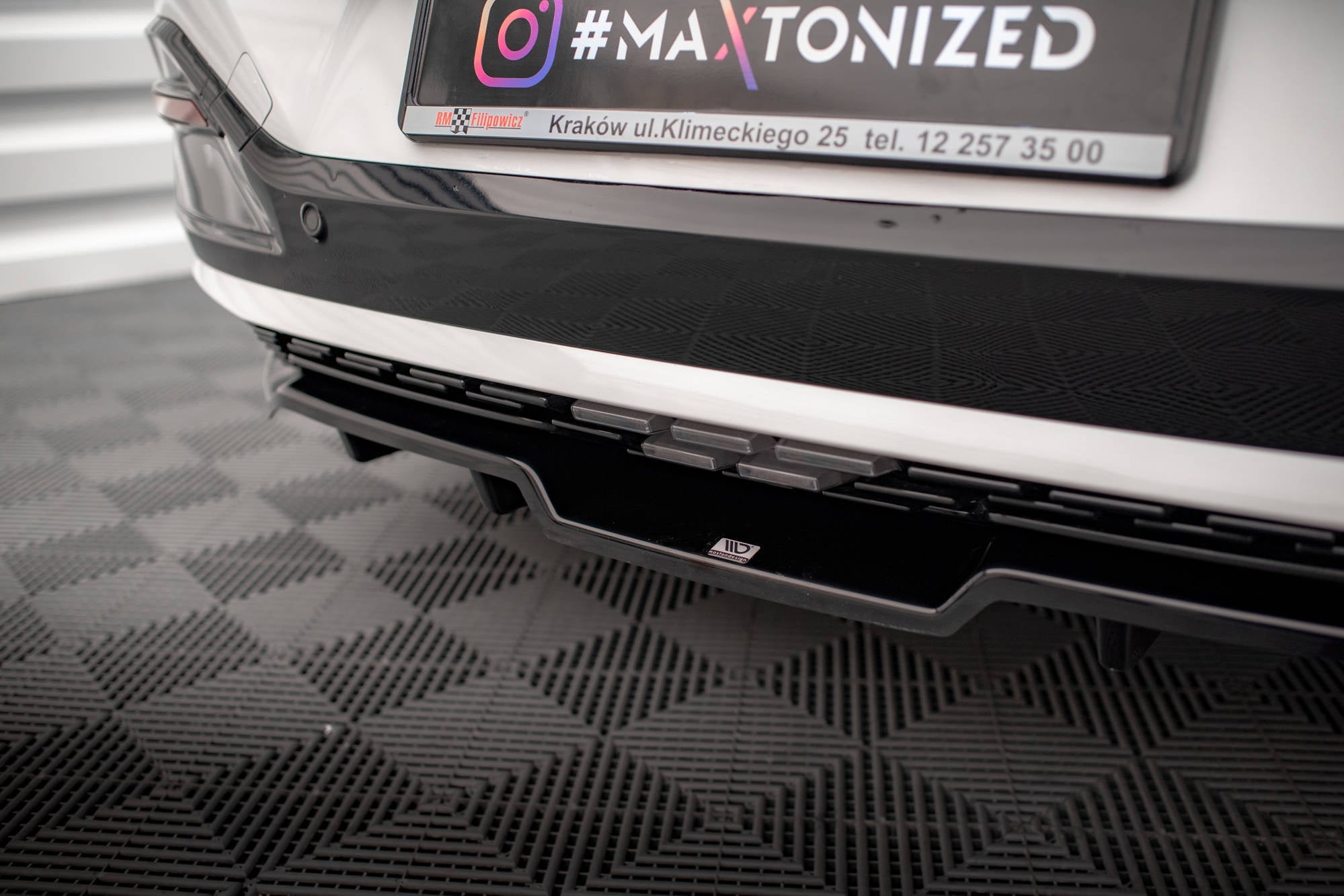 Maxton Design Splitter trasero (With Vertical Bars) para Kia EV6 GT-Line Mk1 - imagen 3