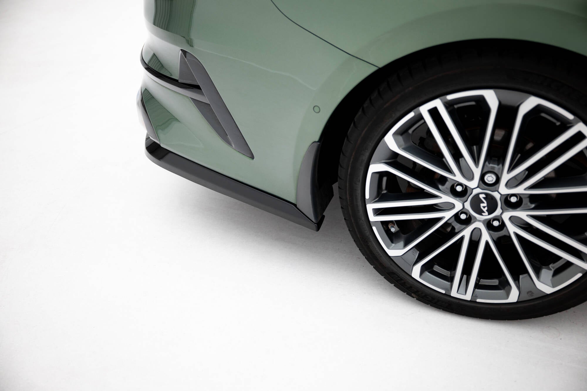 Maxton Design Splitter trasero (With Vertical Bars) para Kia Proceed GT-Line Mk1 Facelift - imagen 3