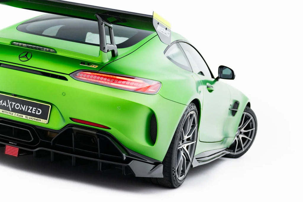 Maxton Design Splitter trasero (With Vertical Bars) + LED para Mercedes-AMG GT R C190 Facelift - imagen 2