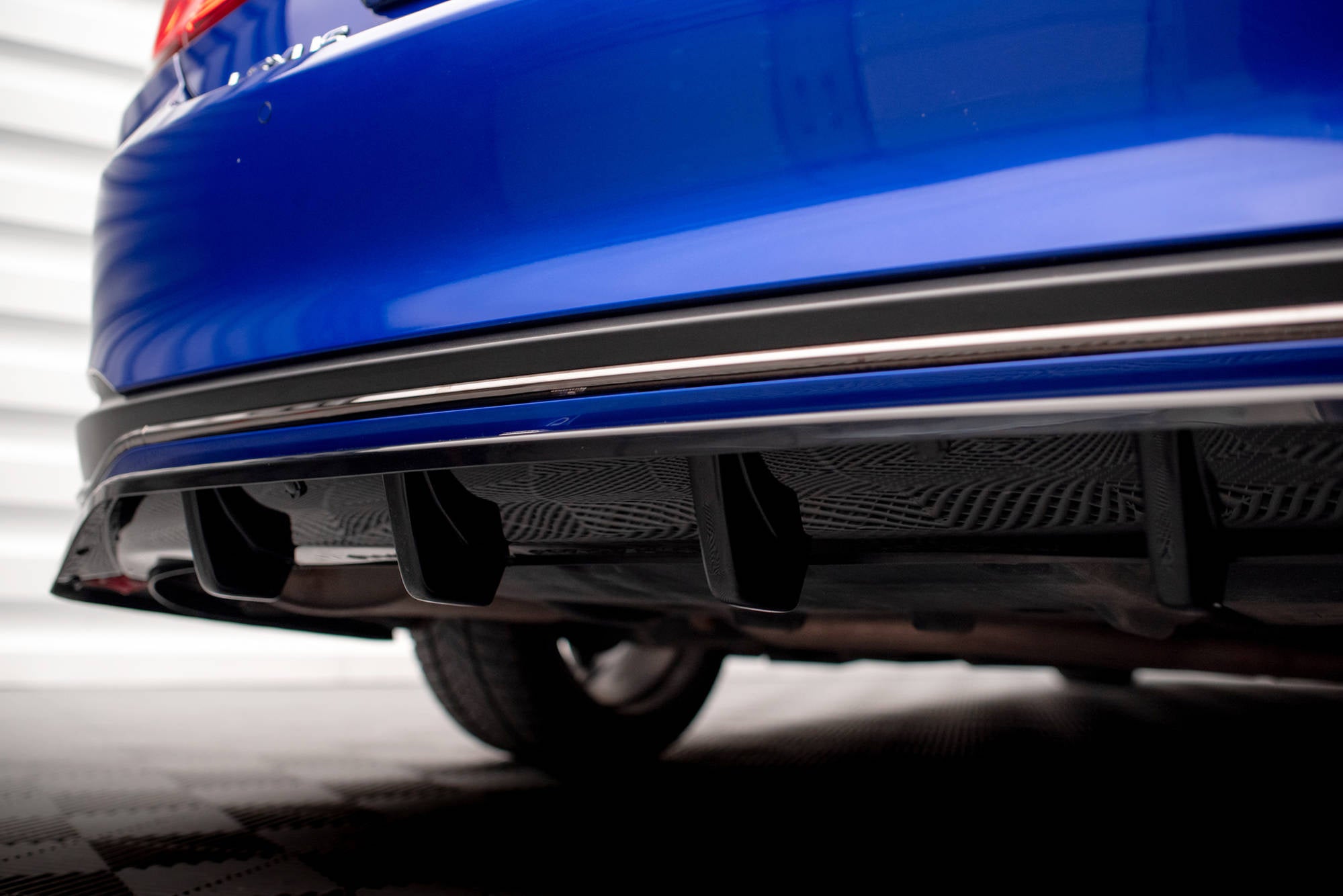 Maxton Design Splitter trasero (With Vertical Bars) para Lexus ES F Sport Mk7 - imagen 4