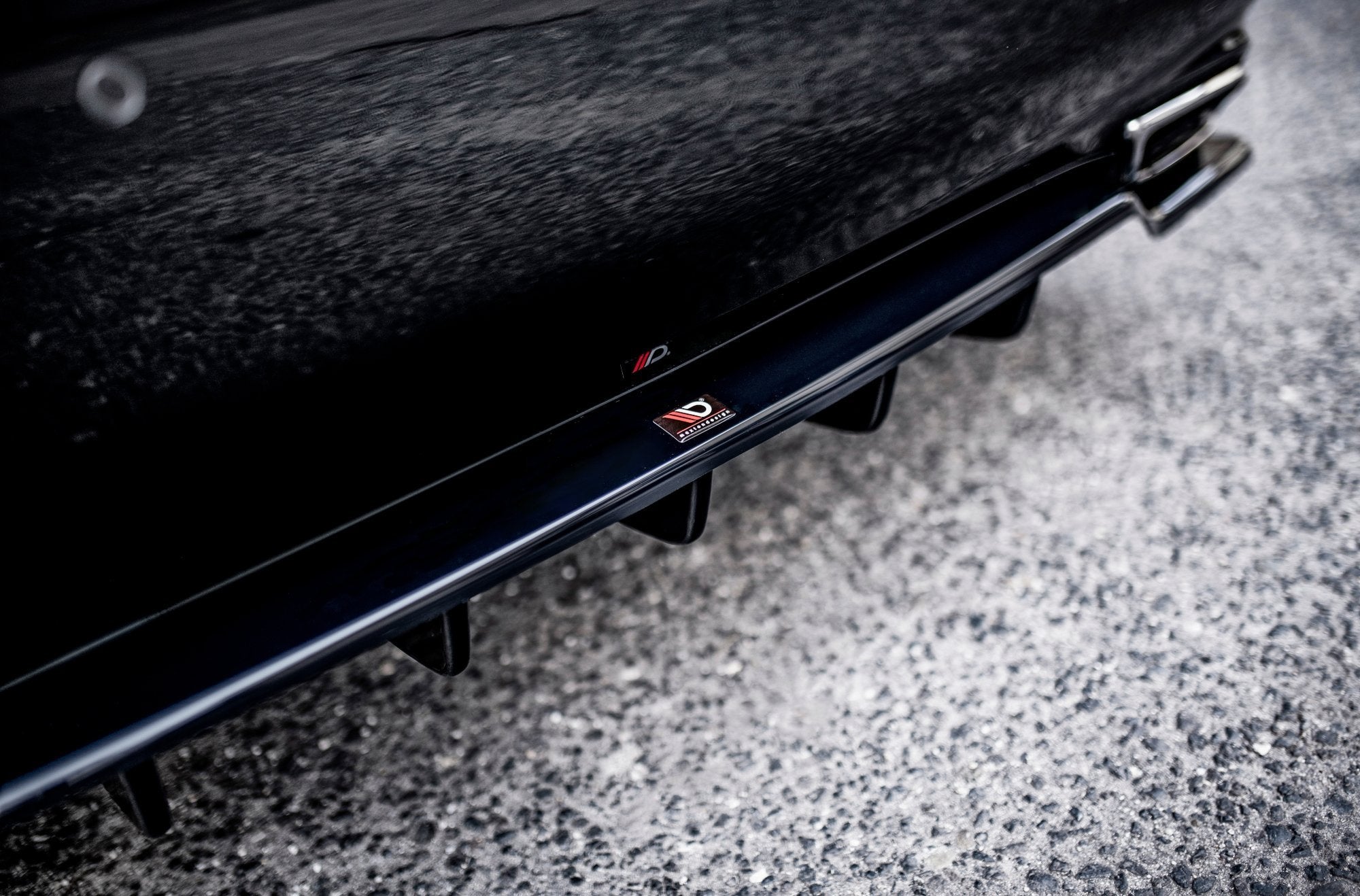 Maxton Design Splitter trasero (with vertical bars) para Leuxs LS Mk4 Facelift - imagen 3