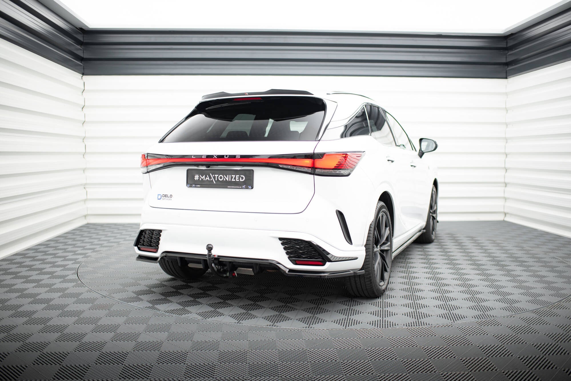 Maxton Design Splitter trasero (With Vertical Bars) para Lexus RX F-Sport Mk5 - imagen 6