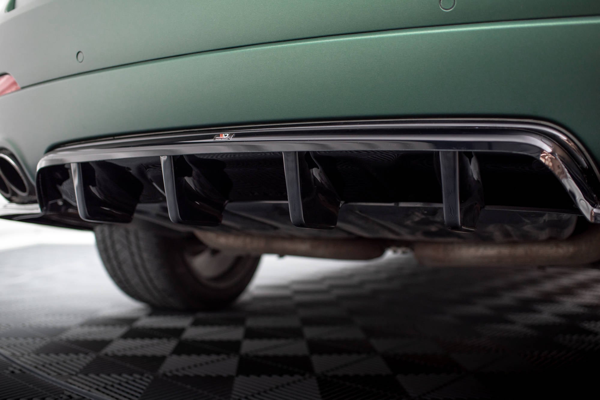 Maxton Design Splitter trasero (With Vertical Bars) para Maserati Levante Mk1 - imagen 7