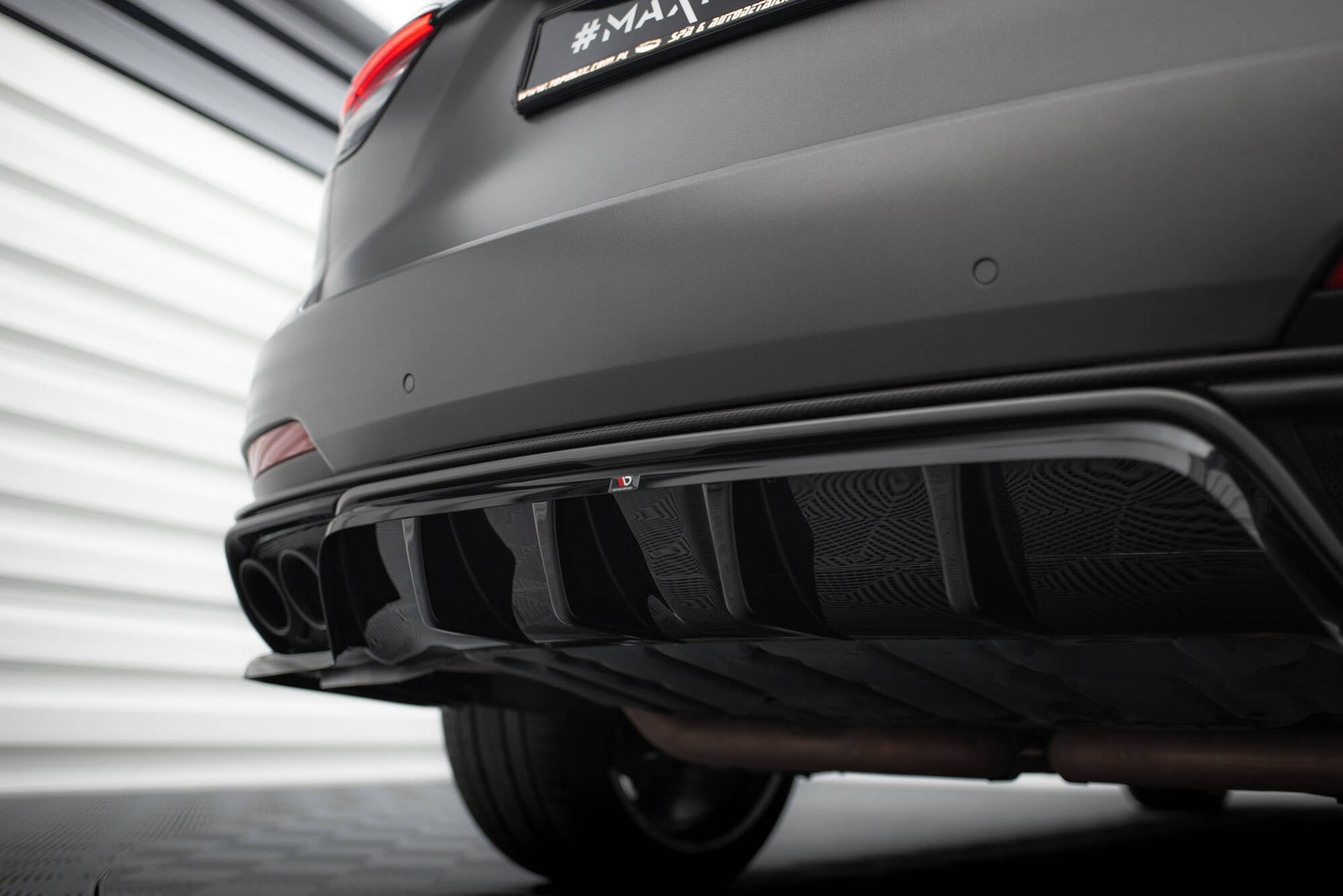 Maxton Design Splitter trasero (With Vertical Bars) para Maserati Levante Trofeo Mk1 - imagen 5
