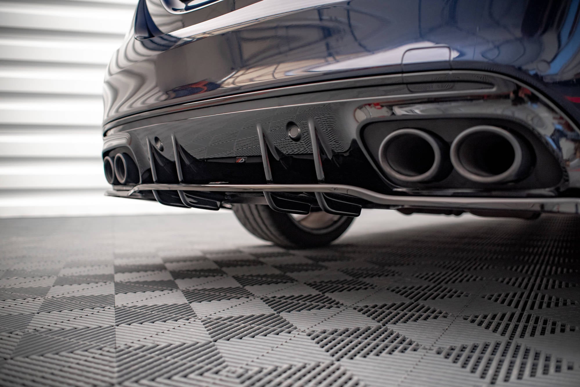 Maxton Design Splitter trasero (With Vertical Bars) para Mercedes-AMG C 43 Sedan W205 Facelift - imagen 3