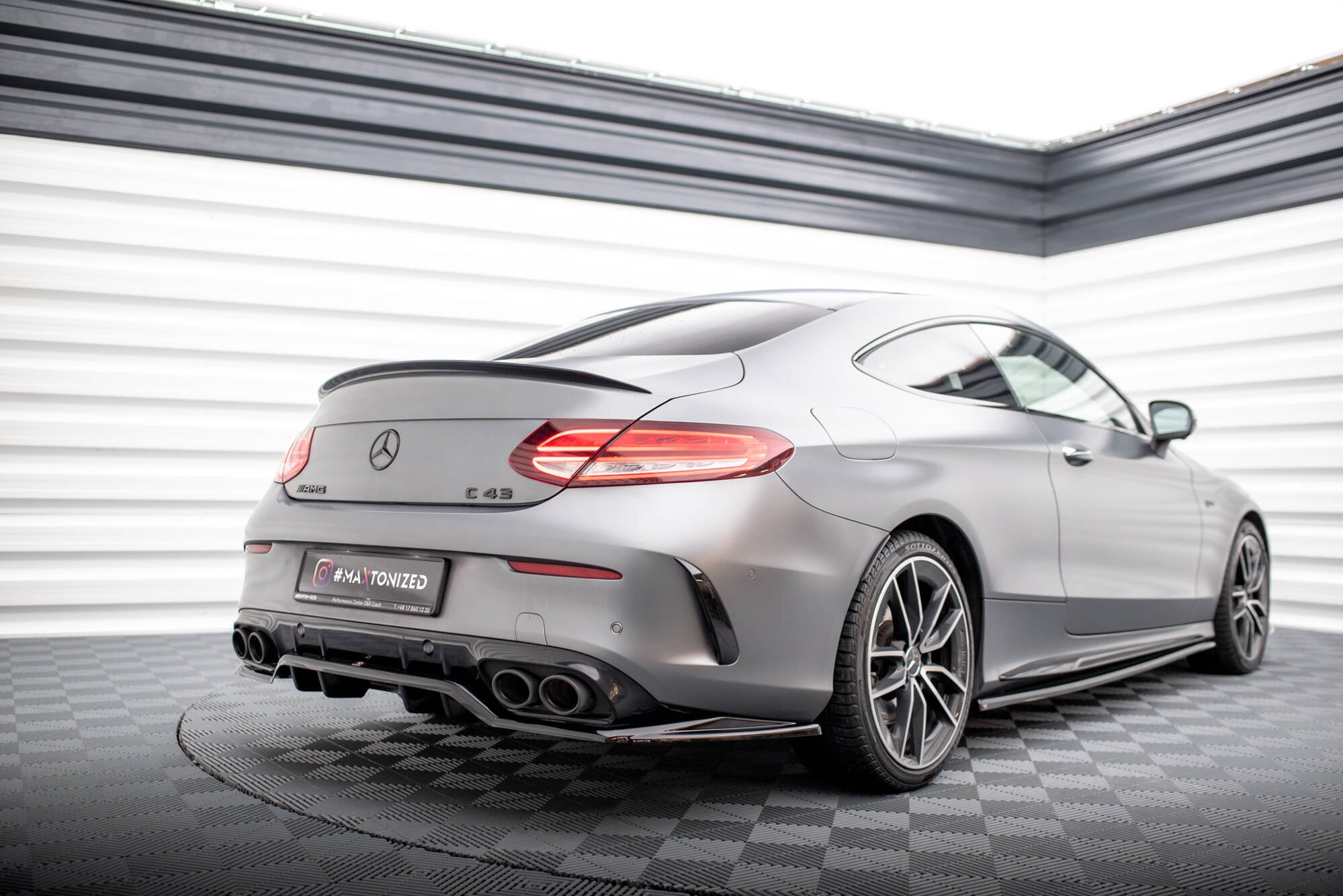 Maxton Design Splitter trasero (With Vertical Bars) para Mercedes-AMG C43 Coupe / Cabrio C205 Facelift / A205 Facelift - imagen 4