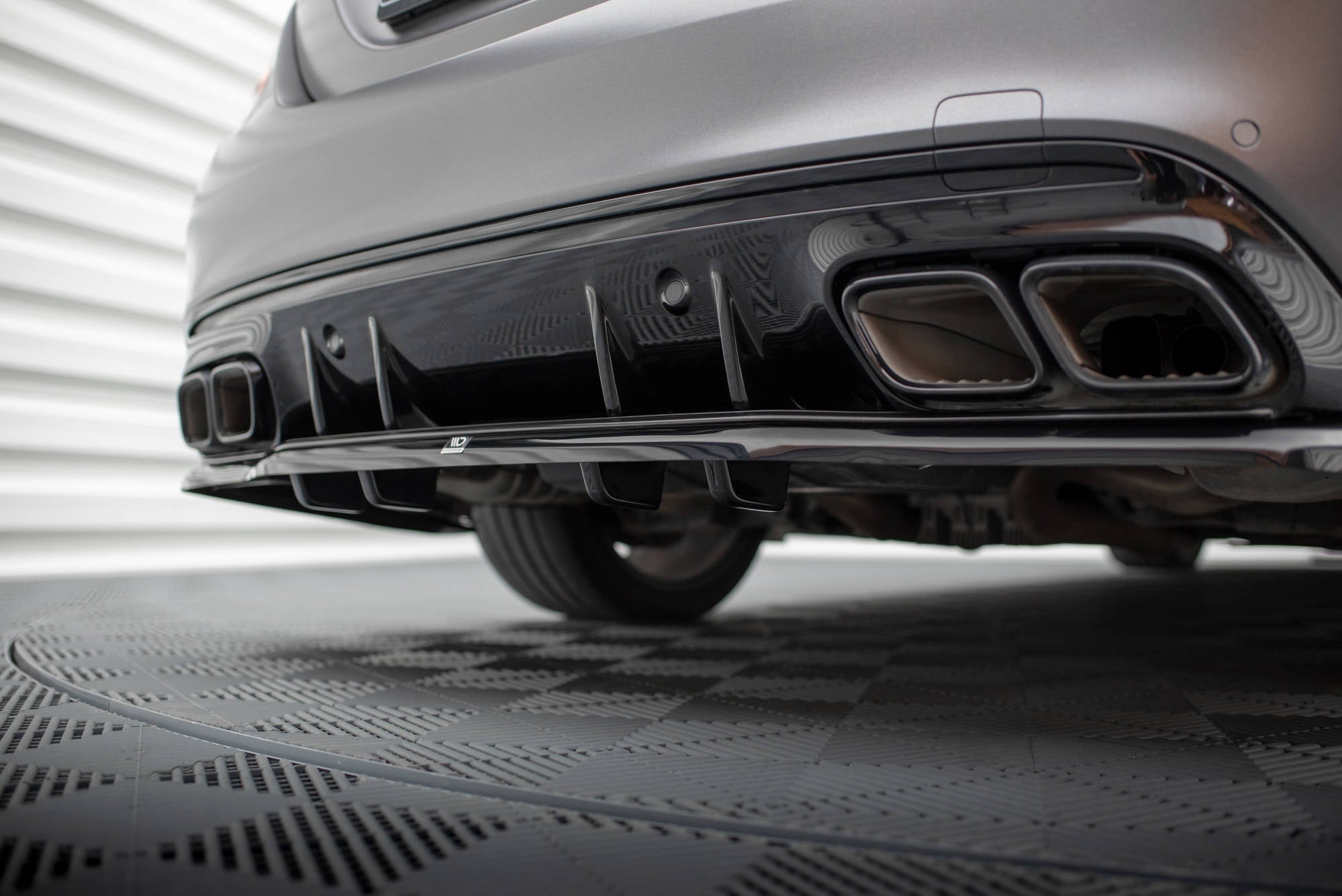 Maxton Design Splitter trasero (With Vertical Bars) para Mercedes-AMG C63 Sedan / Estate W205 Facelift - imagen 3
