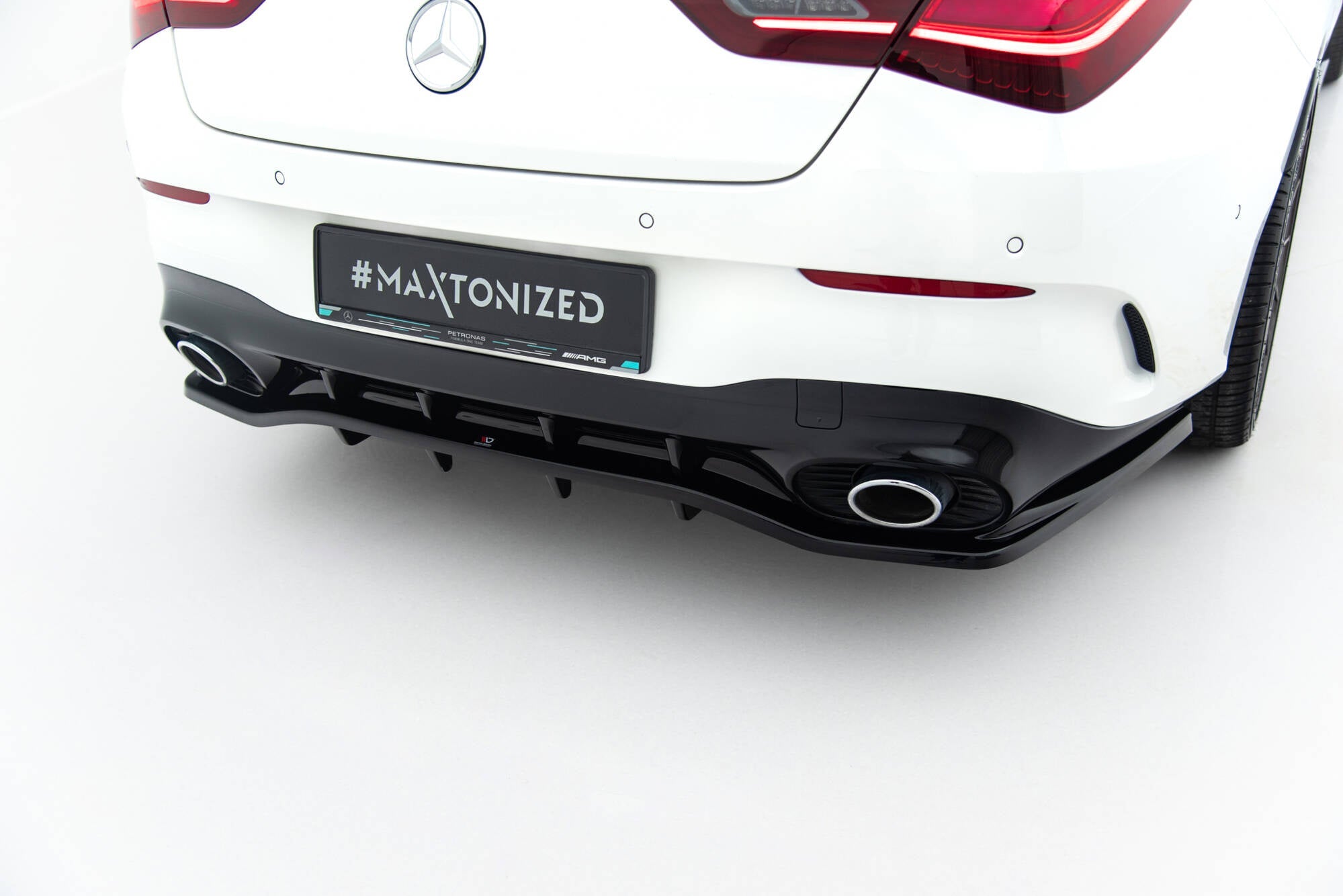 Maxton Design Splitter trasero (With Vertical Bars) para Mercedes-AMG CLA 35 / 45 Coupe / Shooting Brake C118 Facelift / X118 Facelift - imagen 1