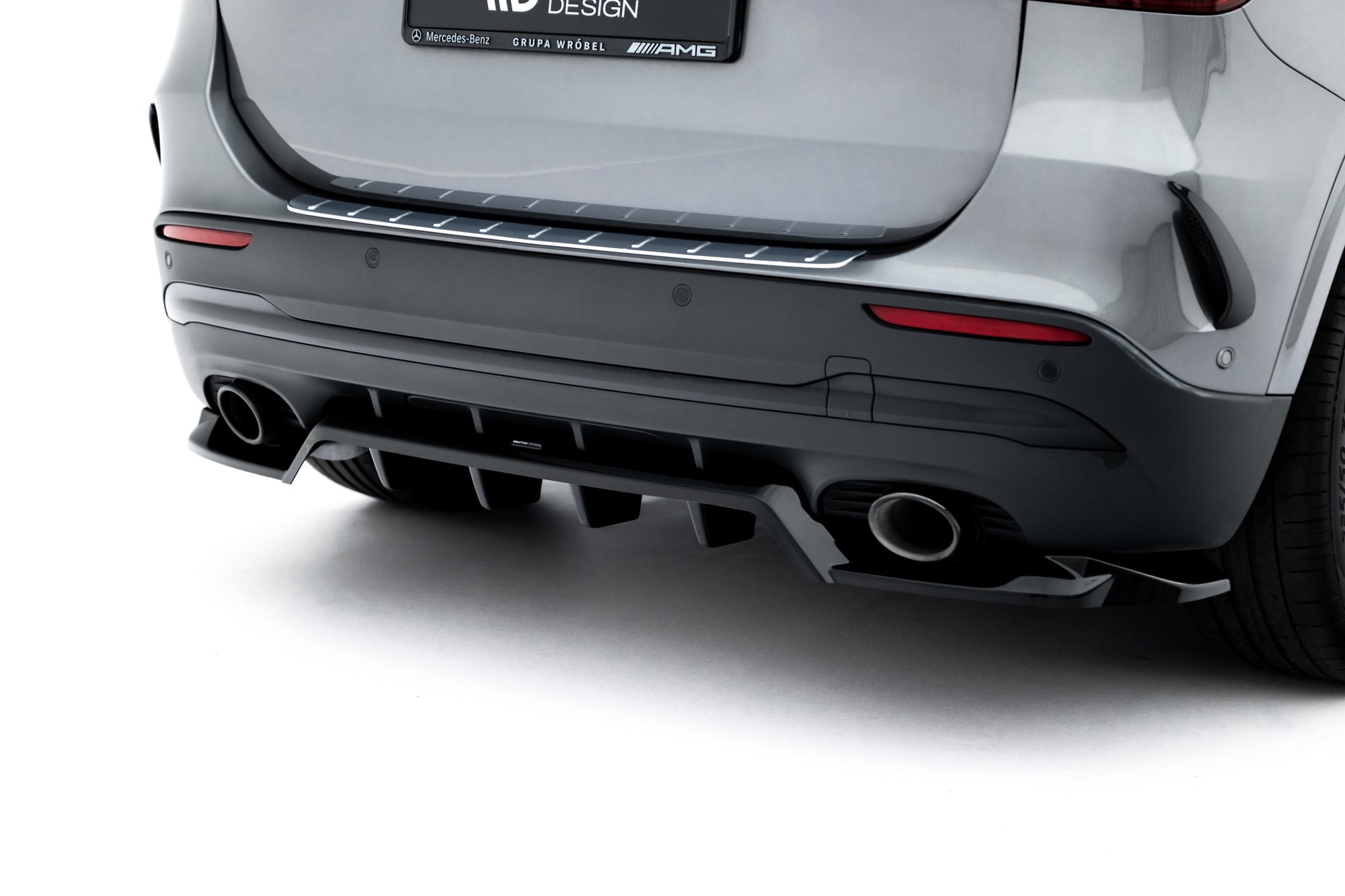 Maxton Design Splitter trasero (With Vertical Bars) para Mercedes-AMG GLA 35 H247 Facelift - imagen 2