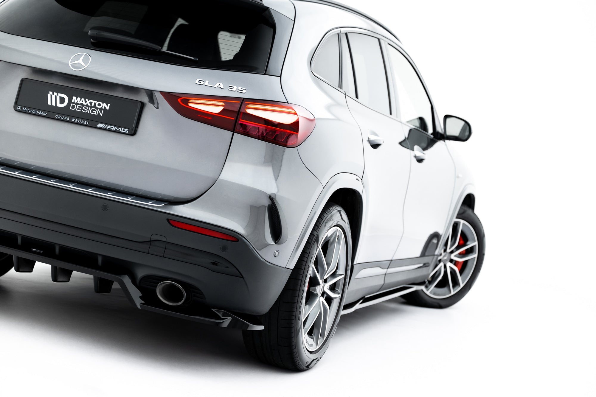 Maxton Design Splitter trasero (With Vertical Bars) para Mercedes-AMG GLA 35 H247 Facelift - imagen 5