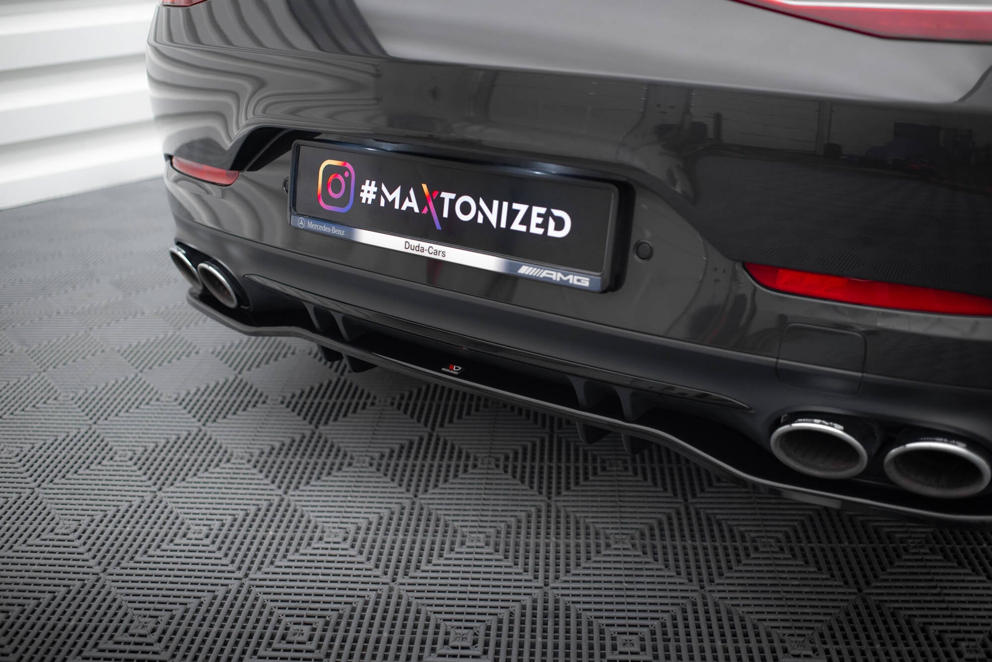 Maxton Design Splitter trasero (With Vertical Bars) para Mercedes-AMG GT 53 4-Door Coupe X290 - imagen 3