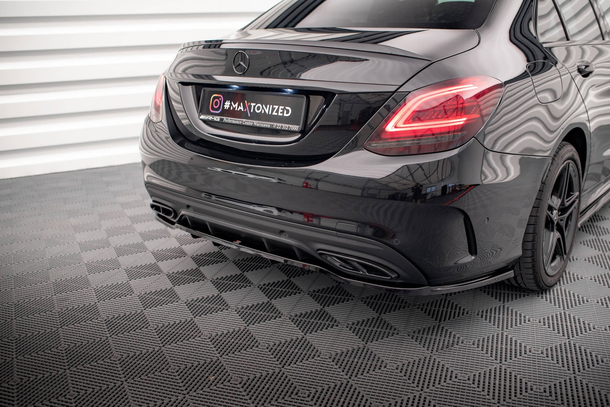Maxton Design Splitter trasero (With Vertical Bars) para Mercedes-Benz C AMG-Line W205 Facelift - imagen 1