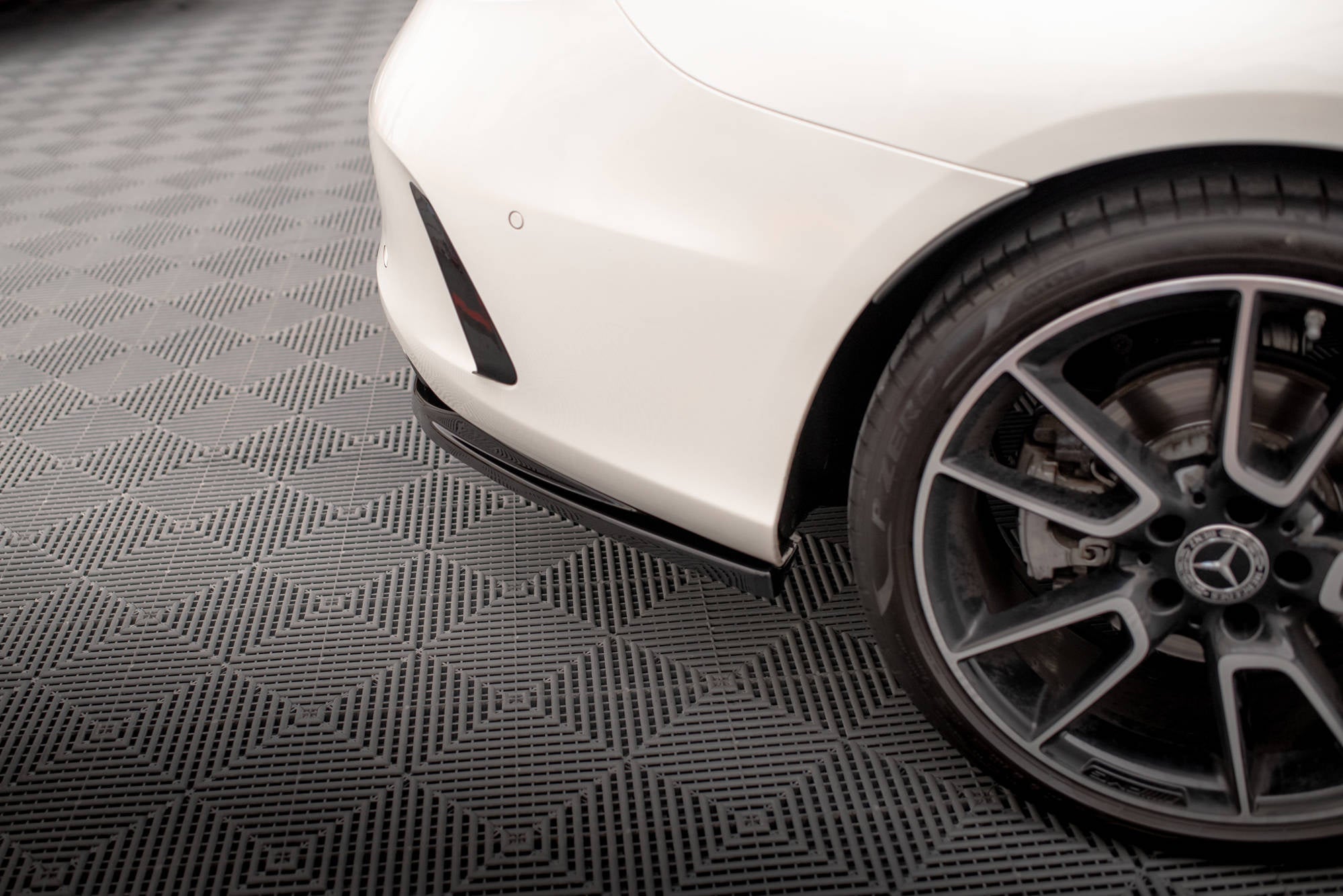 Maxton Design Splitter trasero (With Vertical Bars) para Mercedes-Benz C Coupe AMG-Line C205 Facelift - imagen 4