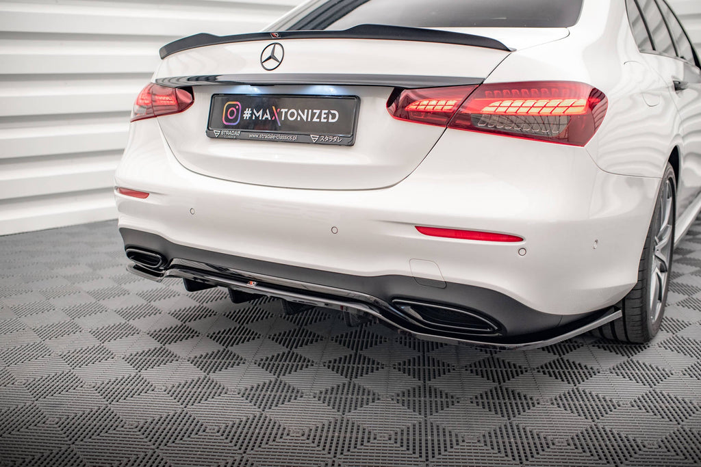 Maxton Design Splitter trasero (With Vertical Bars) para Mercedes-Benz E AMG-Line Sedan W213 Facelift - imagen 1