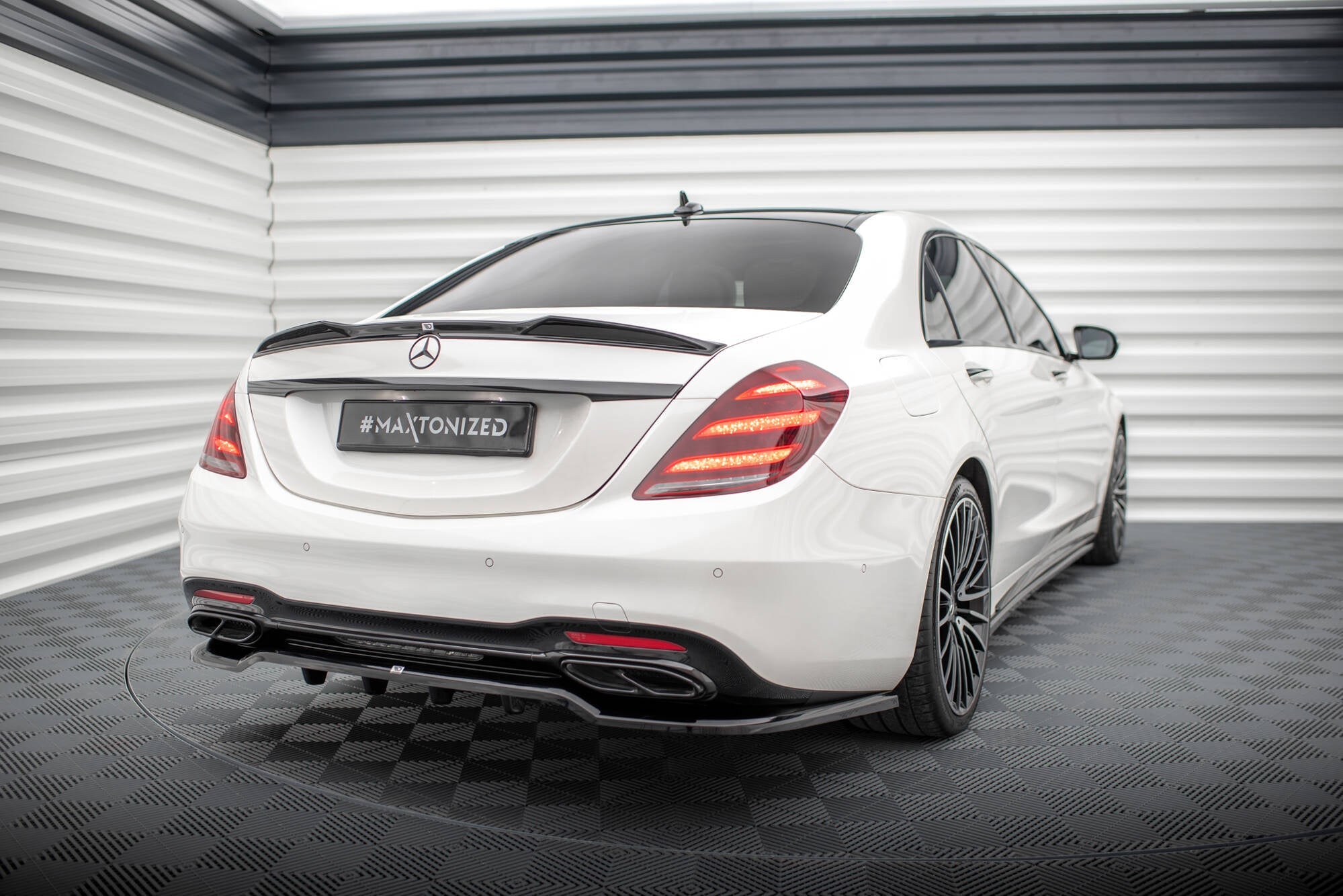 Maxton Design Splitter trasero (With Vertical Bars) para Mercedes-Benz S AMG-Line W222 Facelift - imagen 1