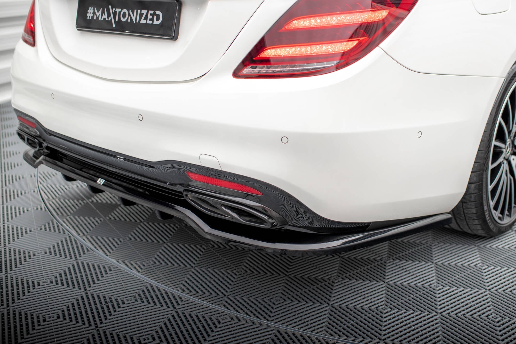 Maxton Design Splitter trasero (With Vertical Bars) para Mercedes-Benz S AMG-Line W222 Facelift - imagen 4