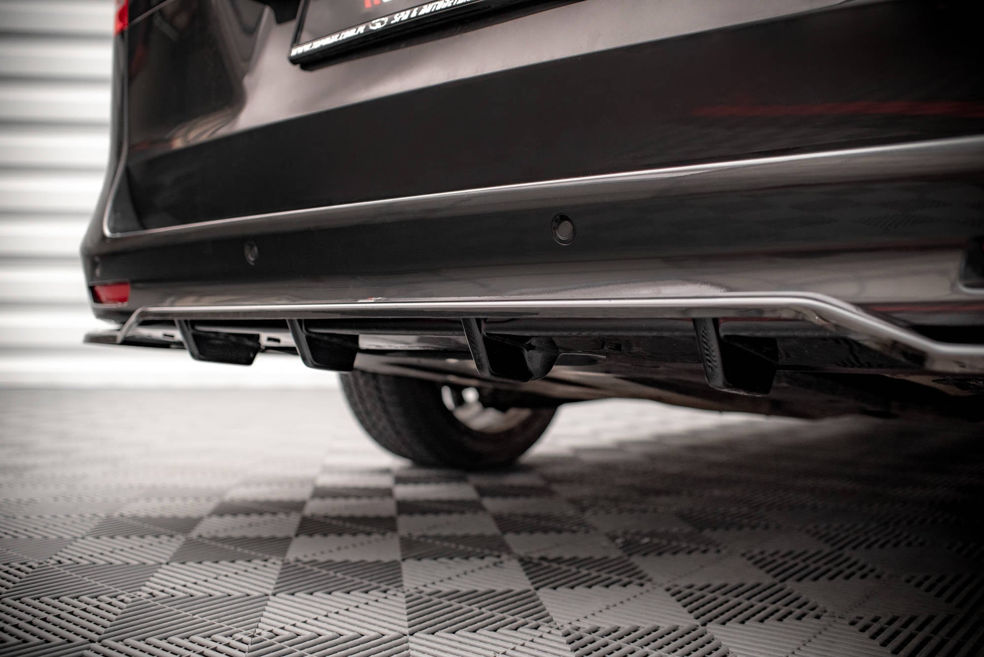Maxton Design Splitter trasero (With Vertical Bars) para Mercedes-Benz V-Class AMG-Line W447 Facelift - imagen 6