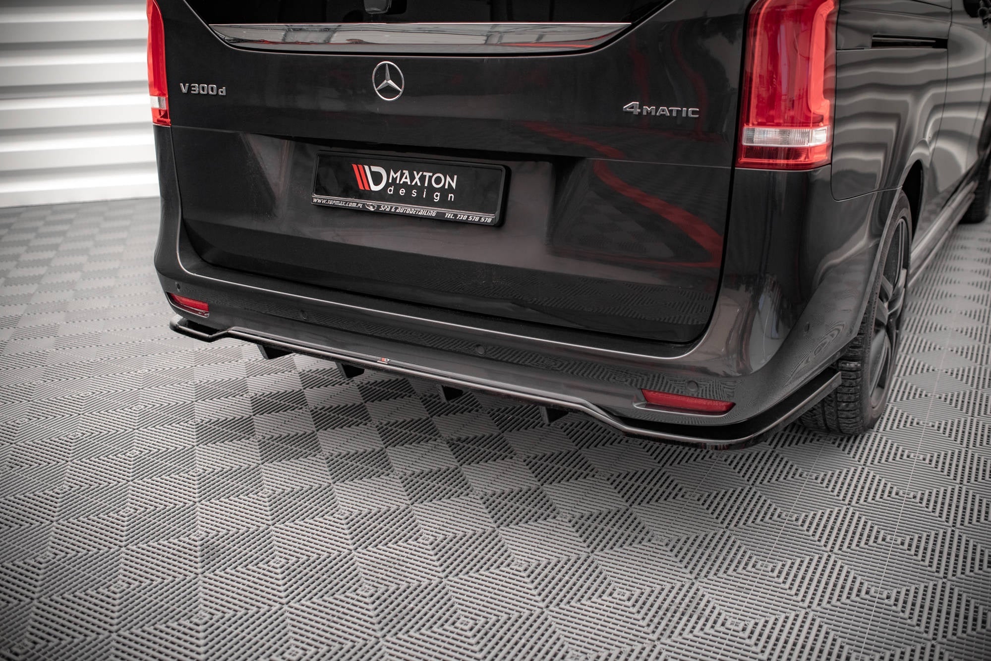 Maxton Design Splitter trasero (With Vertical Bars) para Mercedes-Benz V-Class AMG-Line W447 Facelift - imagen 5