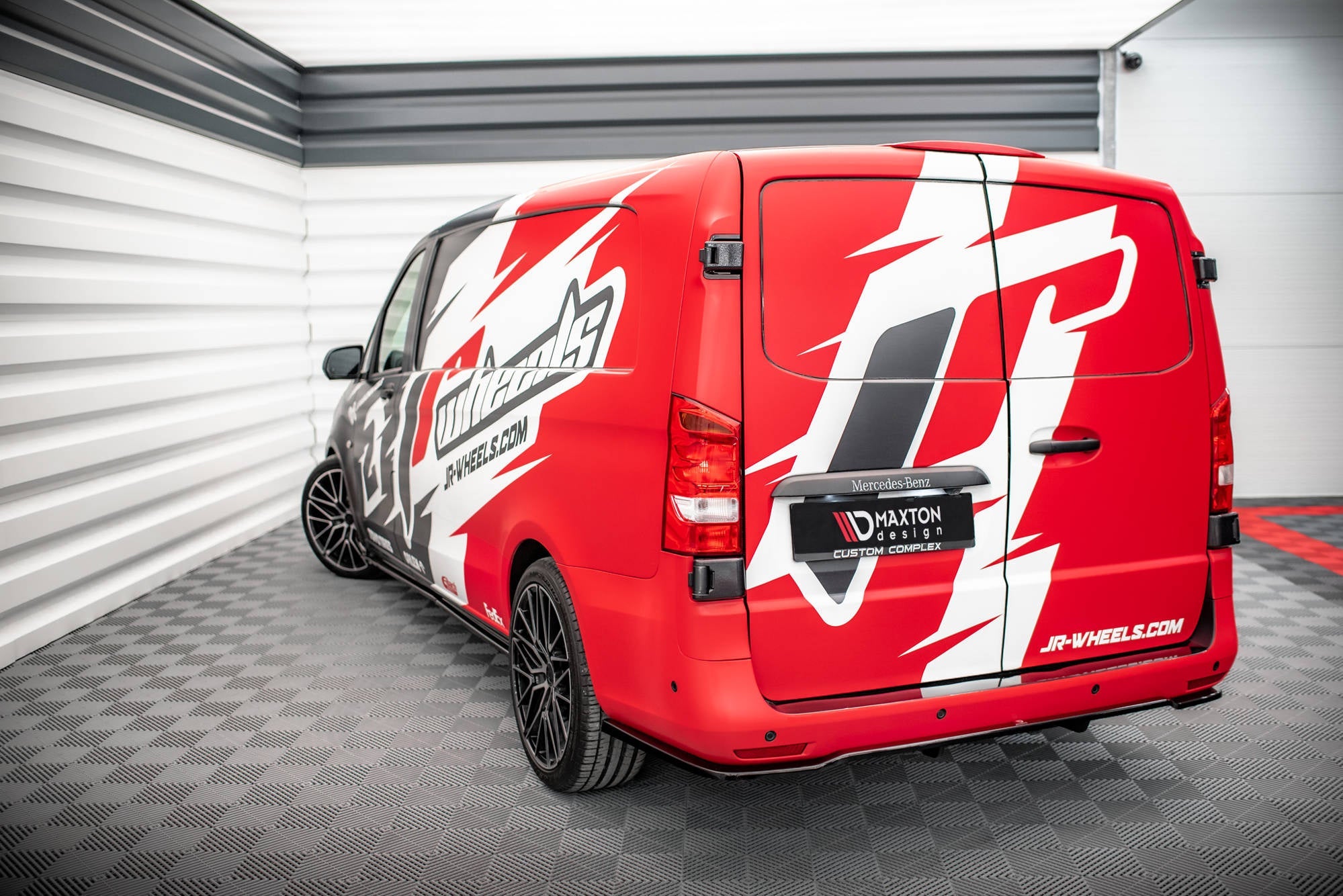 Maxton Design Splitter trasero (With Vertical Bars) para Mercedes-Benz Vito Long / V Long W447 Facelift / Facelift 2 - imagen 2