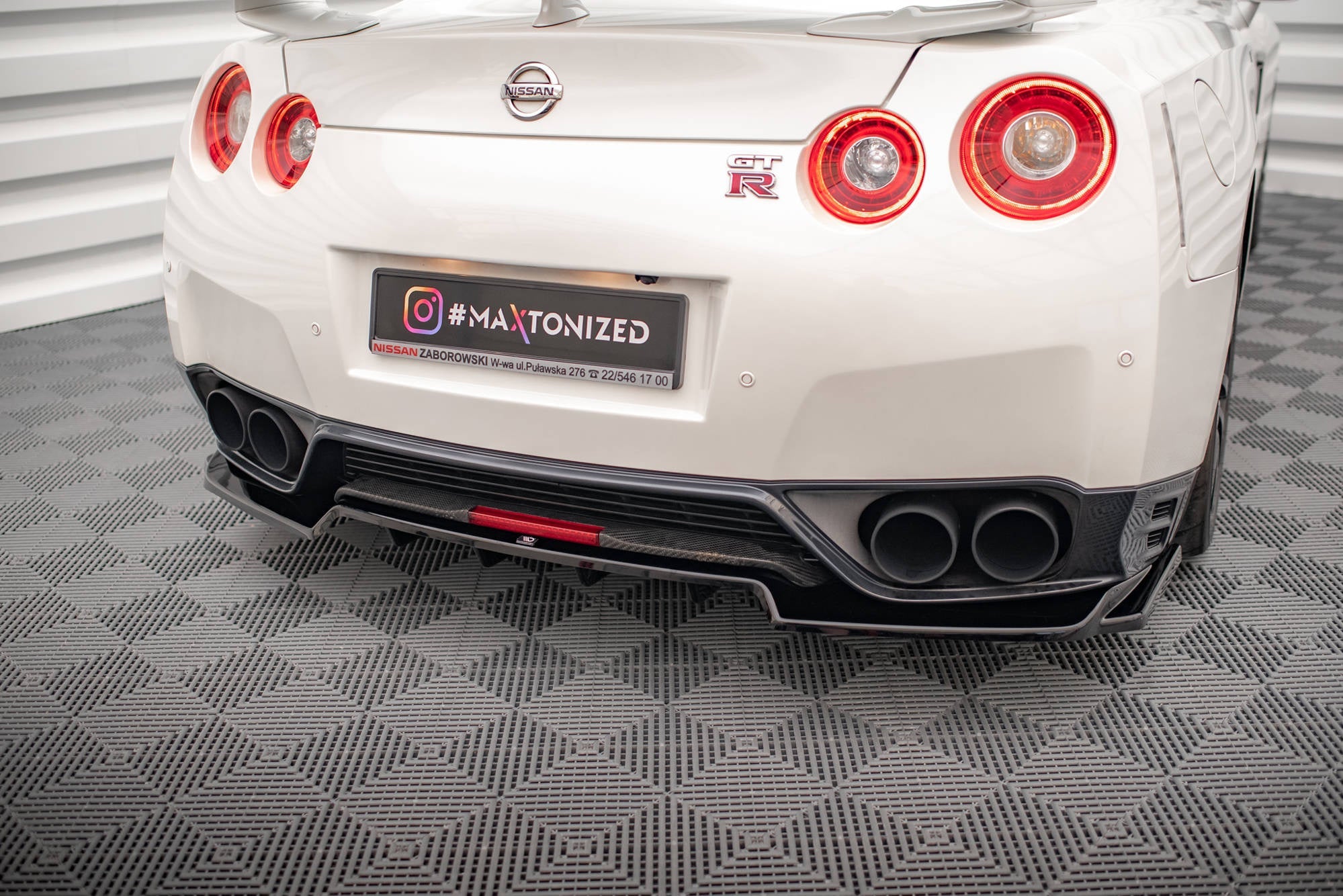 Maxton Design Splitter trasero (With Vertical Bars) para Nissan GTR R35 Facelift - imagen 1