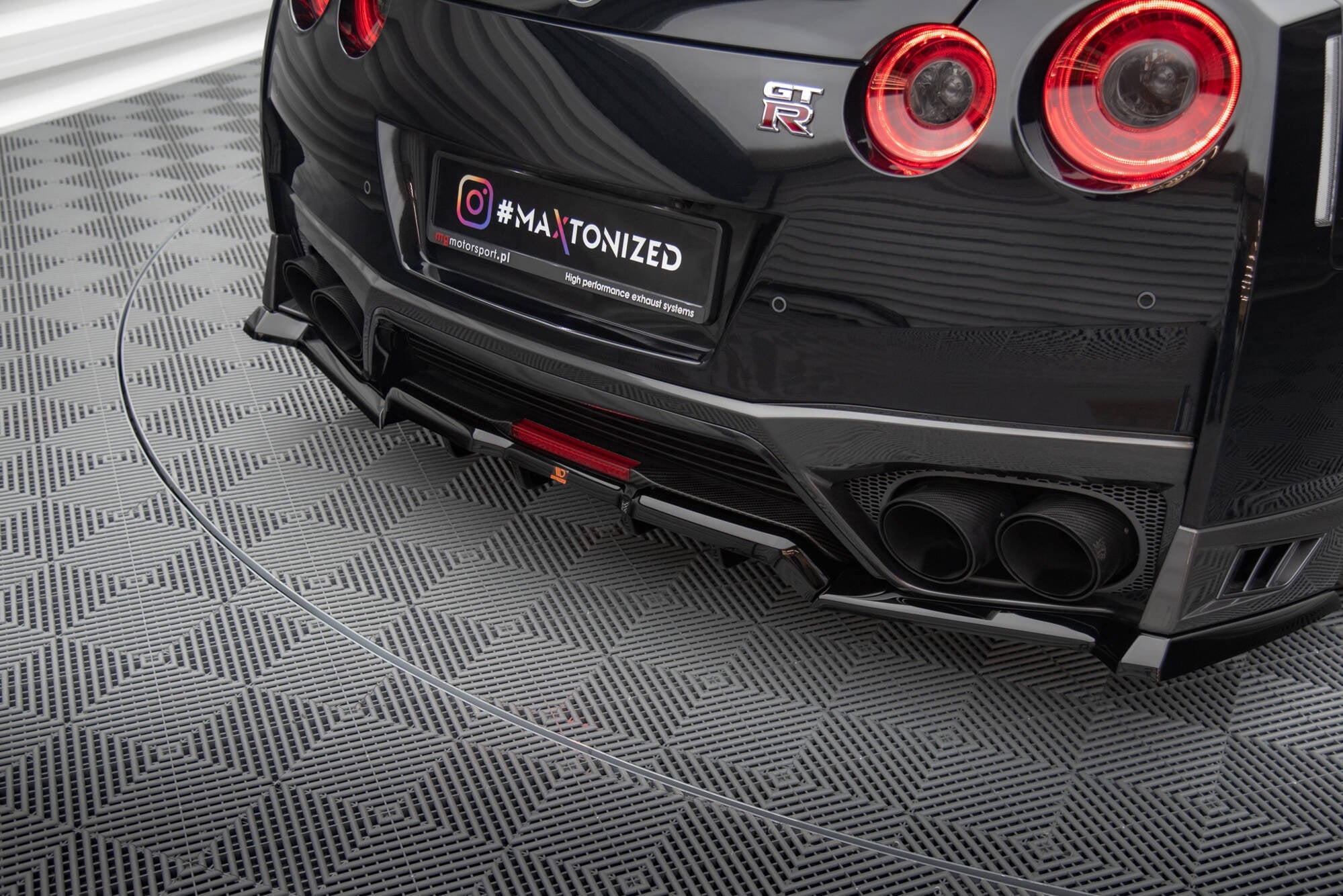 Maxton Design Splitter trasero (With Vertical Bars) para Nissan GTR R35 Facelift - imagen 2
