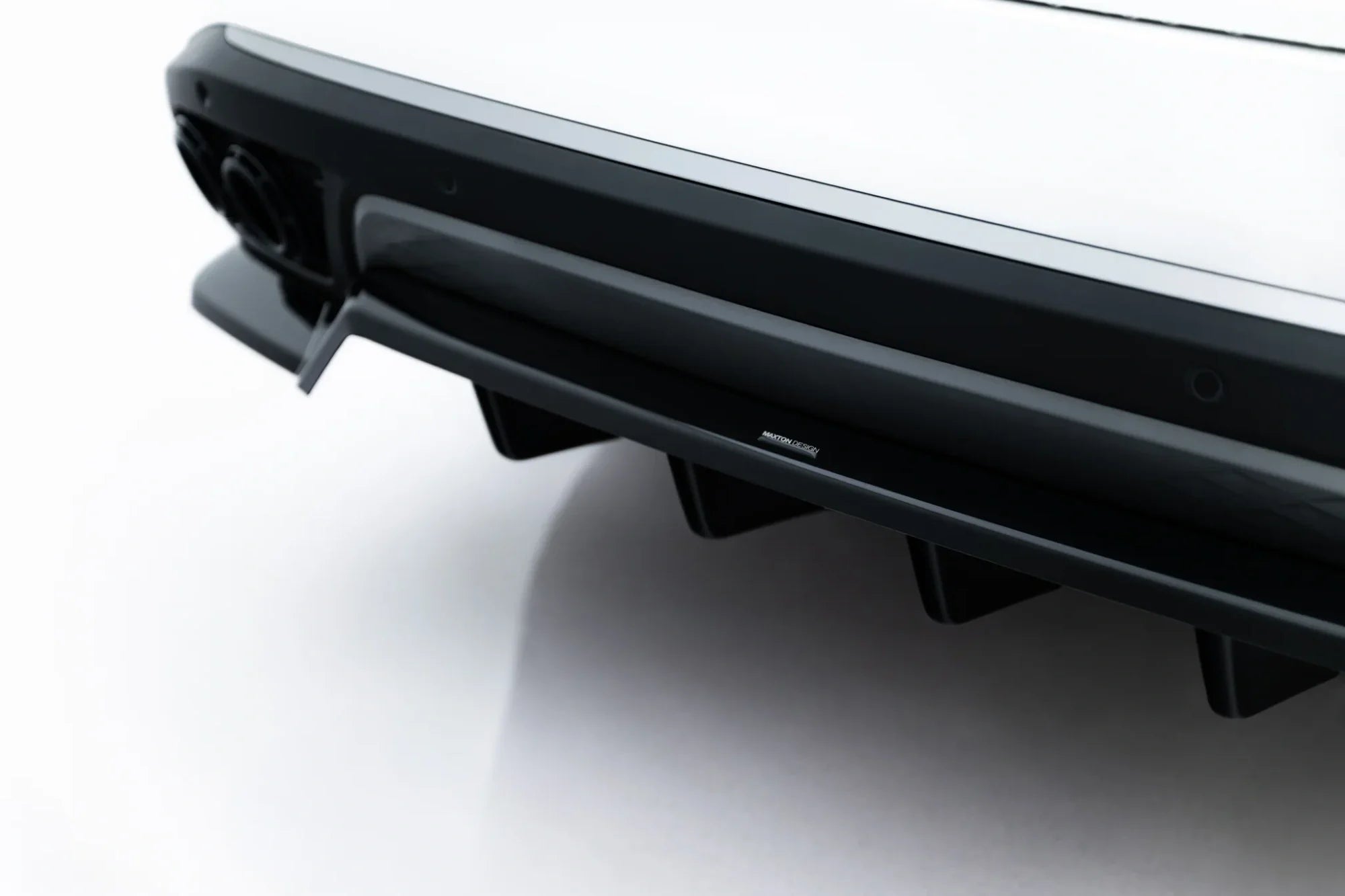 Maxton Design Splitter trasero (With Vertical Bars) para Omoda 9 Mk1 - imagen 2