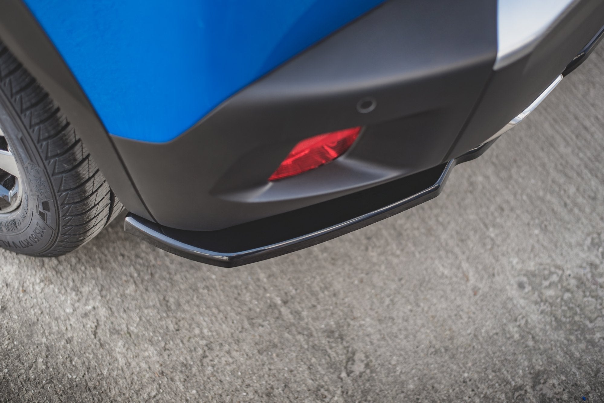Maxton Design Splitter trasero (With Vertical Bars) para Peugeot 2008 Mk2 - imagen 2