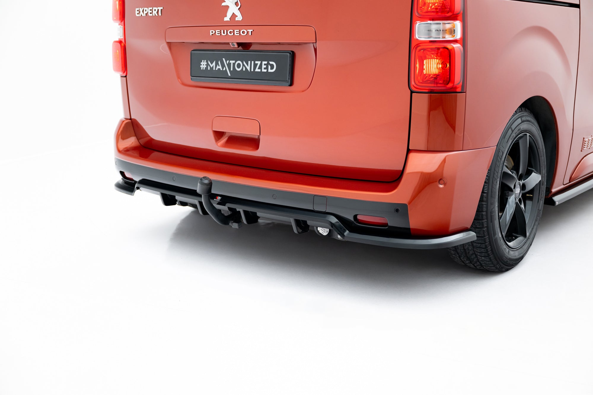 Maxton Design Splitter trasero (With Vertical Bars) para Peugeot Expert Mk3 - imagen 3