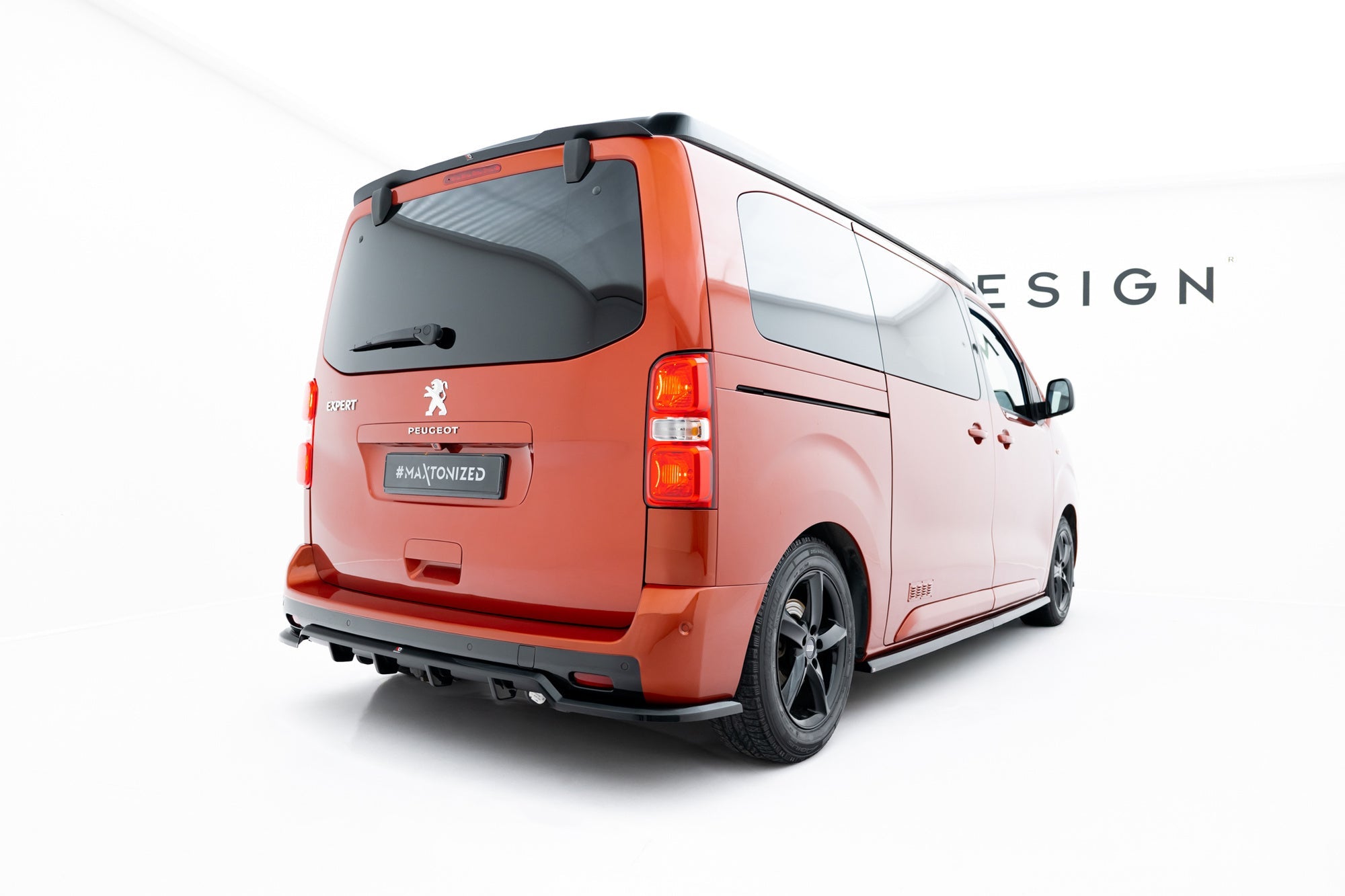Maxton Design Splitter trasero (With Vertical Bars) para Peugeot Expert Mk3 - imagen 1