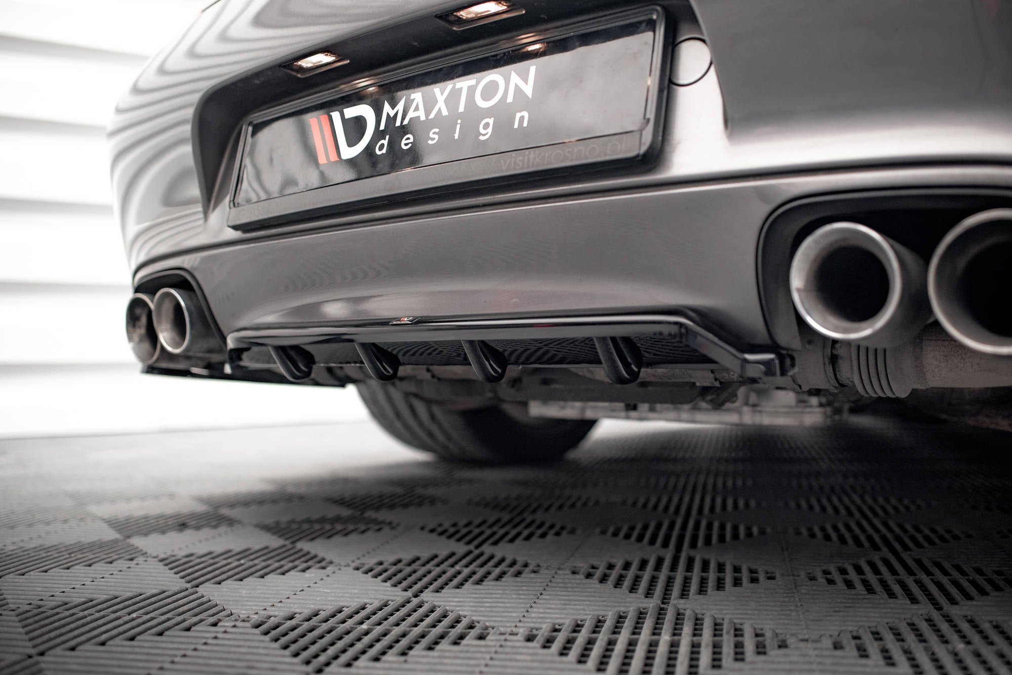 Maxton Design Splitter trasero (With Vertical Bars) para Porsche 911 Carrera / Carrera GTS 997 Facelift - imagen 3