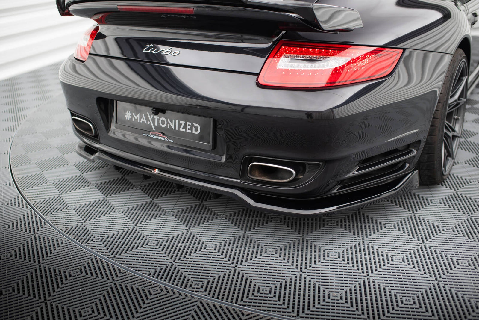 Maxton Design Splitter trasero (With Vertical Bars) para Porsche 911 Turbo 997 - imagen 1