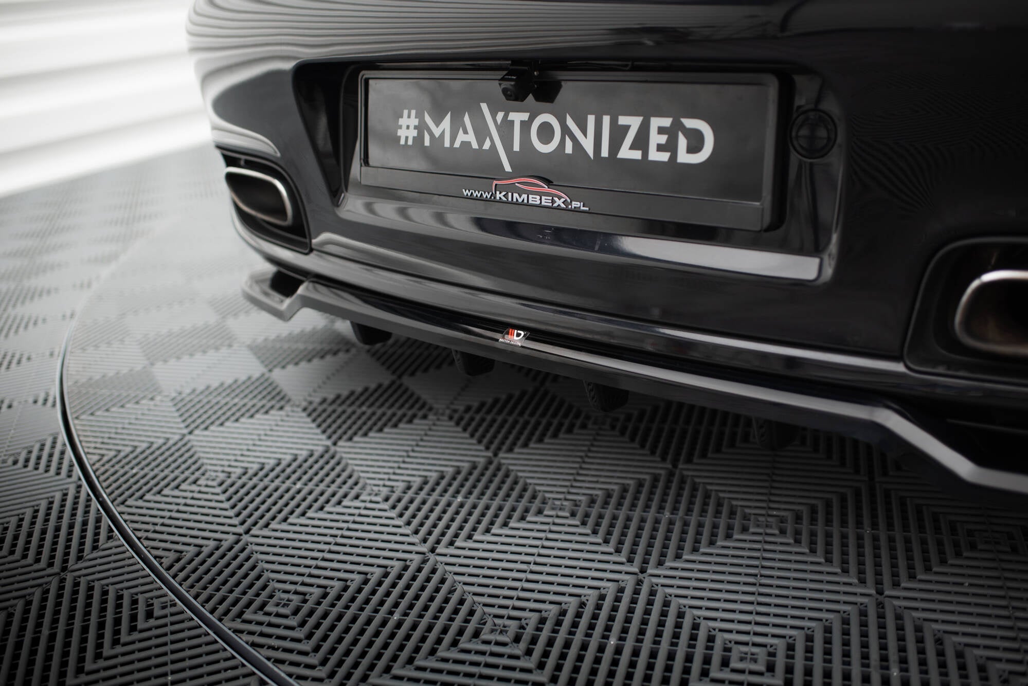 Maxton Design Splitter trasero (With Vertical Bars) para Porsche 911 Turbo 997 - imagen 3