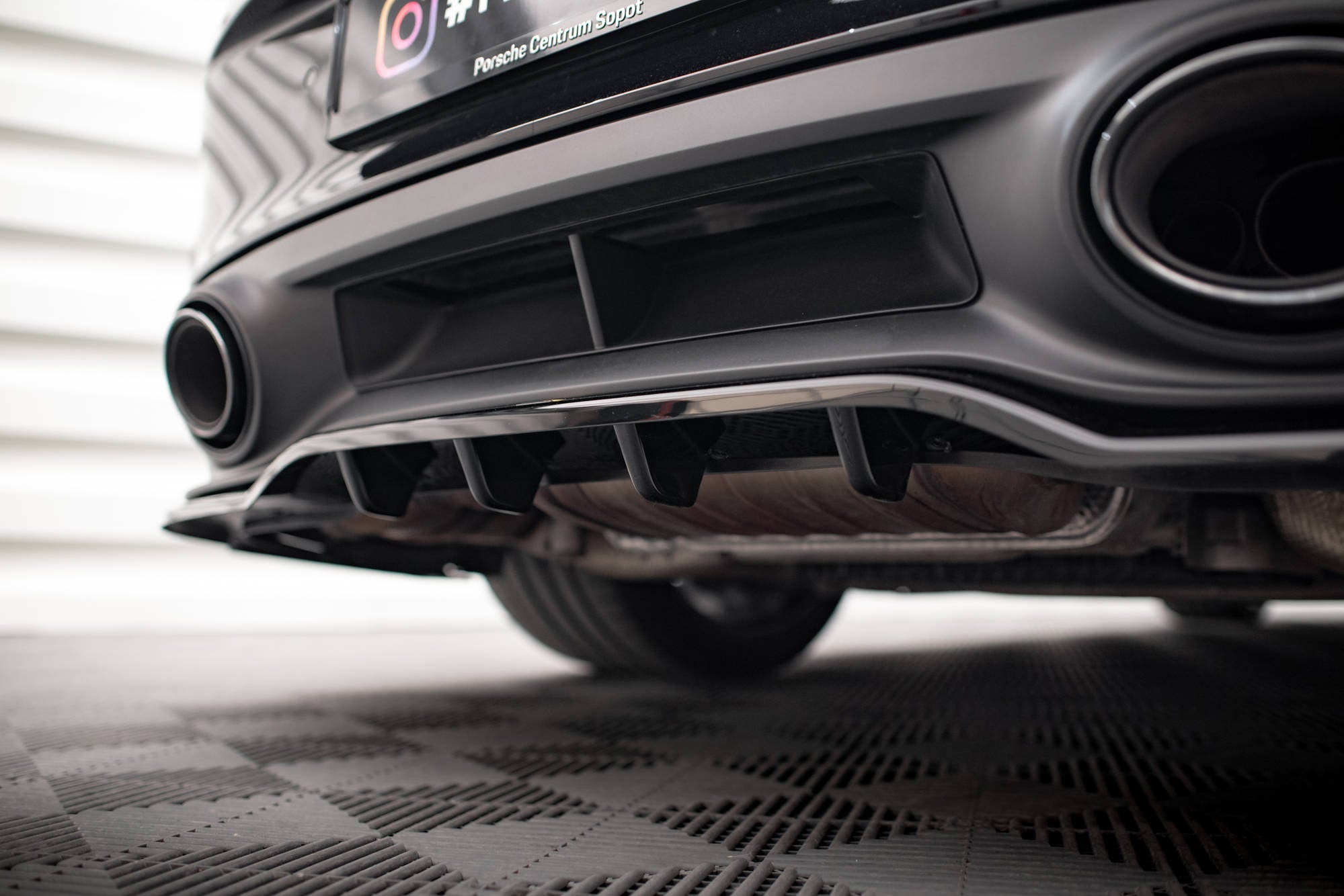 Maxton Design Splitter trasero (With Vertical Bars) para Porsche 911 Turbo S 992 - imagen 5
