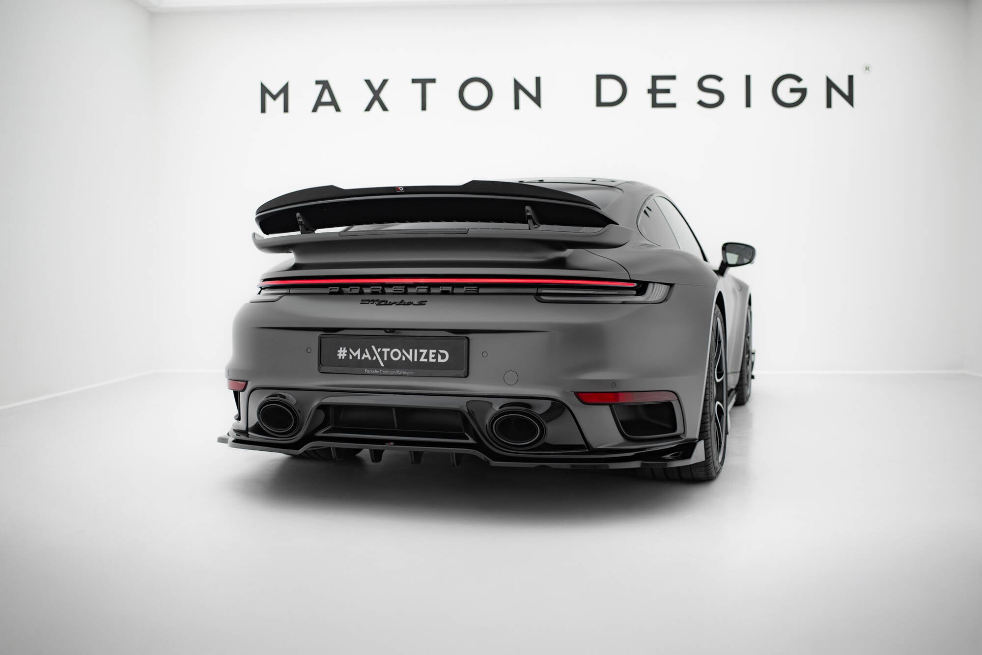 Maxton Design Splitter trasero (With Vertical Bars) para Porsche 911 Turbo S Sport Package 992 - imagen 1