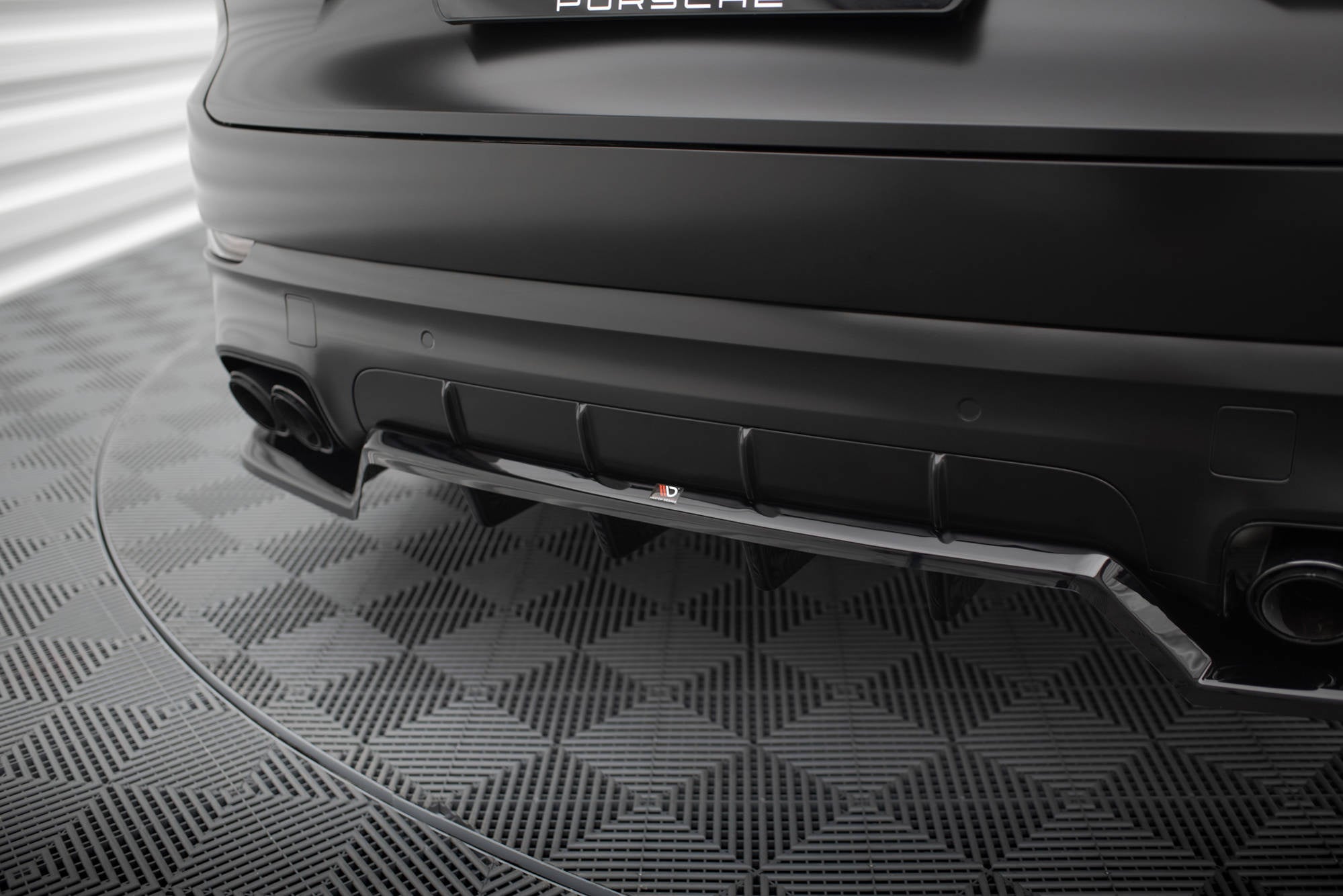 Maxton Design Splitter trasero (With Vertical Bars) para Porsche Cayenne Sport Design SUV / Coupe Mk3 - imagen 3