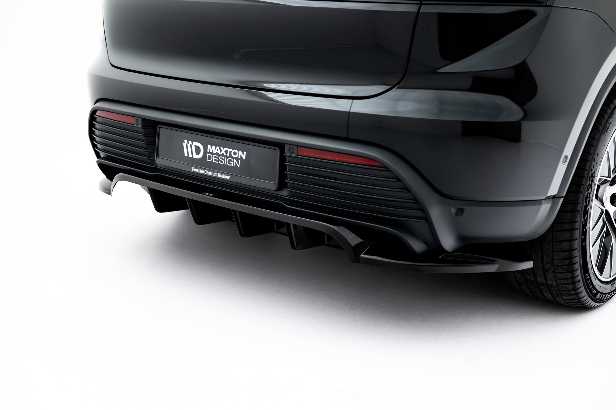 Maxton Design Splitter trasero (With Vertical Bars) para Porsche Macan EV Mk1 - imagen 2
