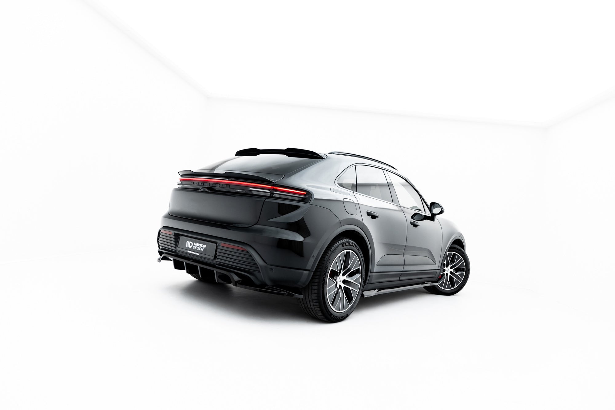 Maxton Design Splitter trasero (With Vertical Bars) para Porsche Macan EV Mk1 - imagen 1