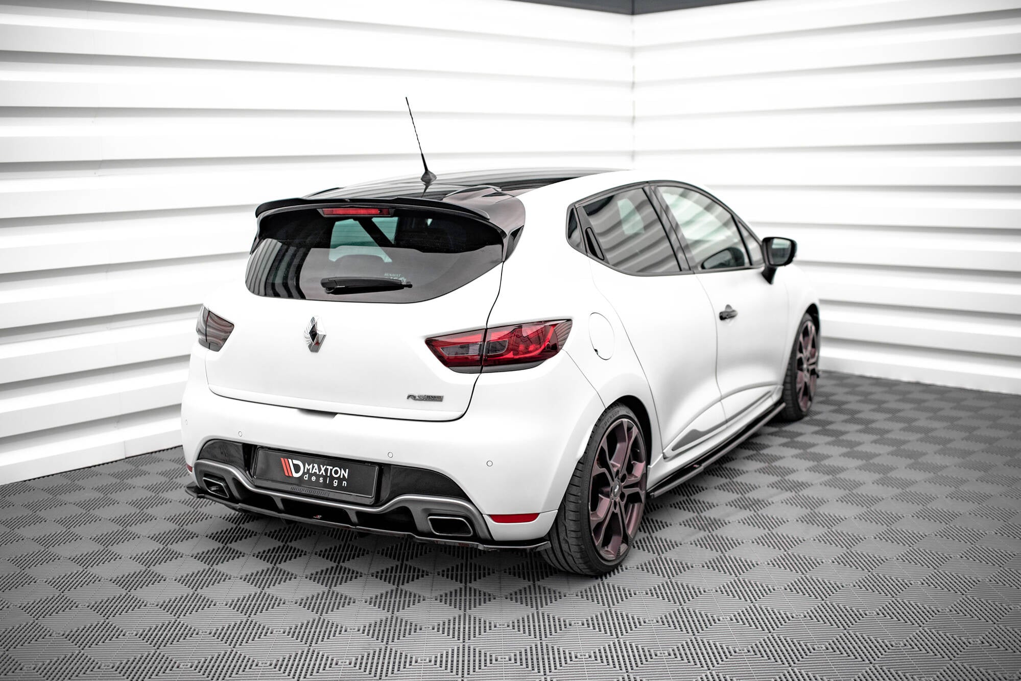 Maxton Design Splitter trasero (With Vertical Bars) para Renault Clio RS Mk4 - imagen 2