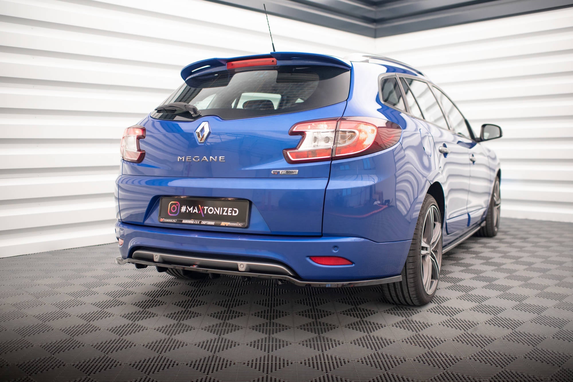 Maxton Design Splitter trasero (With Vertical Bars) para Renault Megane GT Line Grandtour Mk3 Facelift - imagen 1